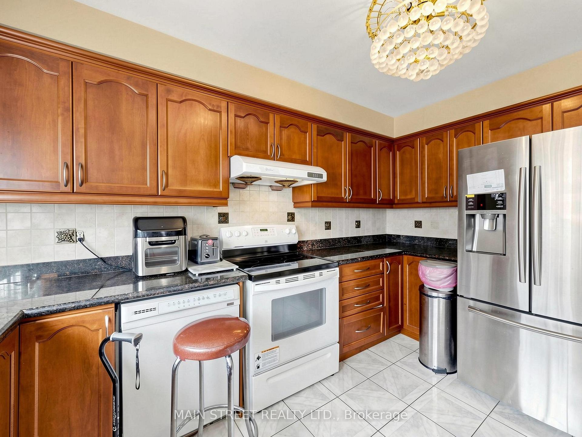 Photo 12 of 2441 Willowburne Drive, Mississauga, Central Erin Mills — HOMEH