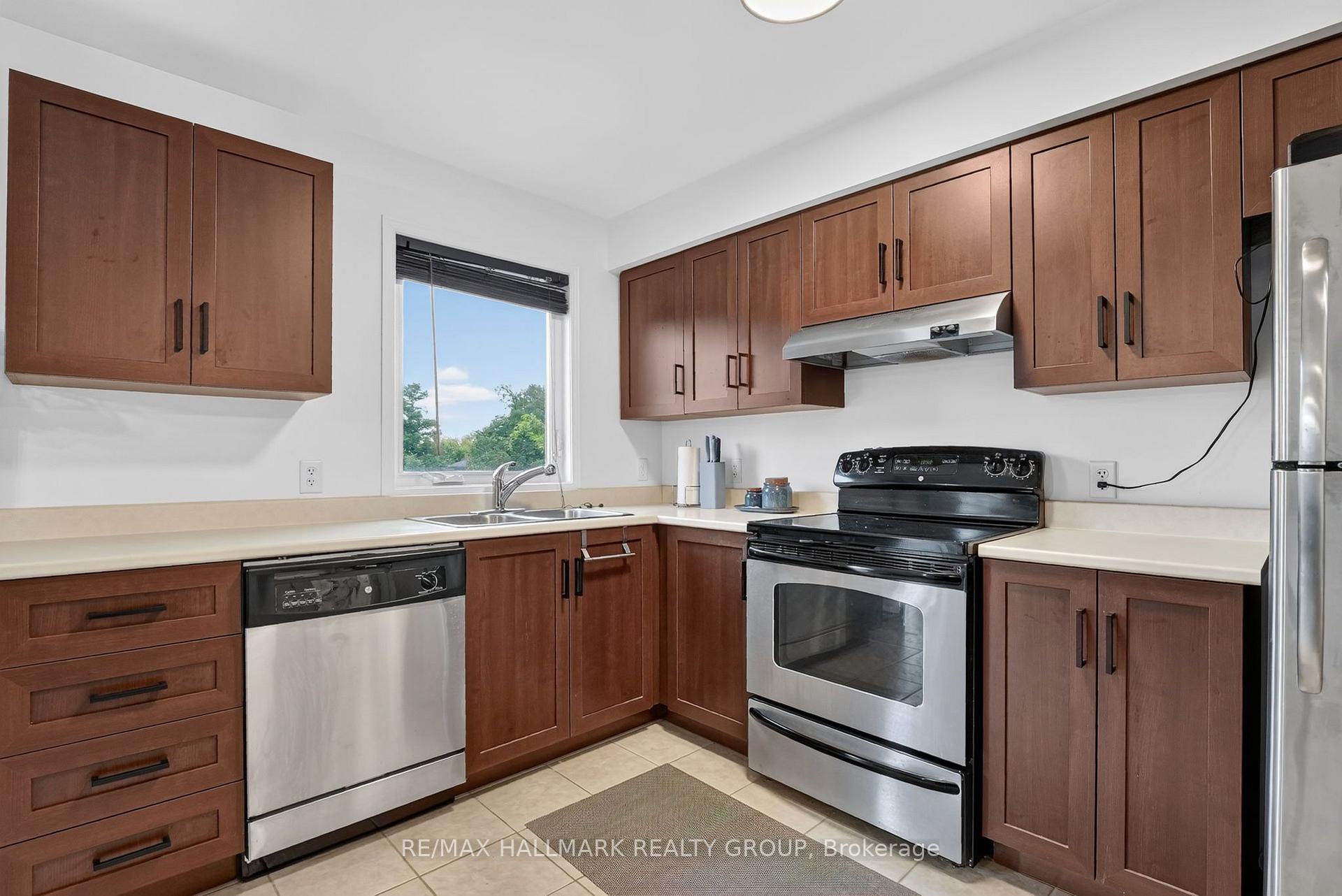 Photo 7 of Unit 304, 646 Cummings Avenue, Ottawa, Castle Heights/Rideau High — HOMEH
