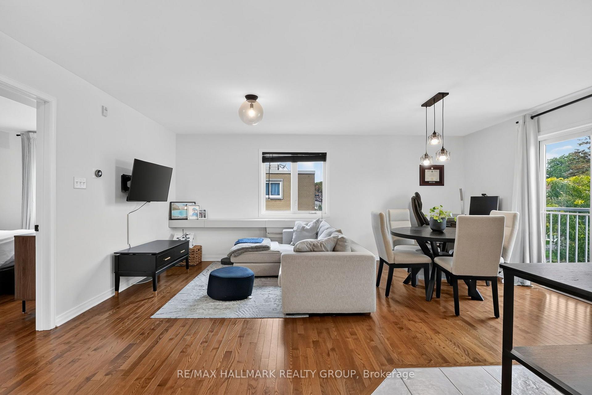 Photo 12 of Unit 304, 646 Cummings Avenue, Ottawa, Castle Heights/Rideau High — HOMEH