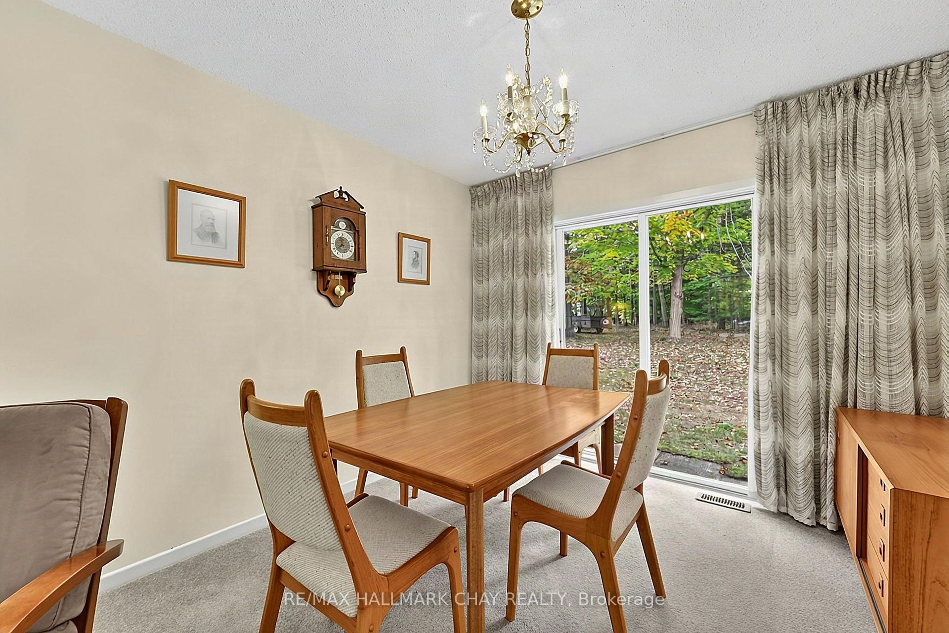 Photo 6 of 4 Binnie Drive, Springwater, Minesing — HOMEH