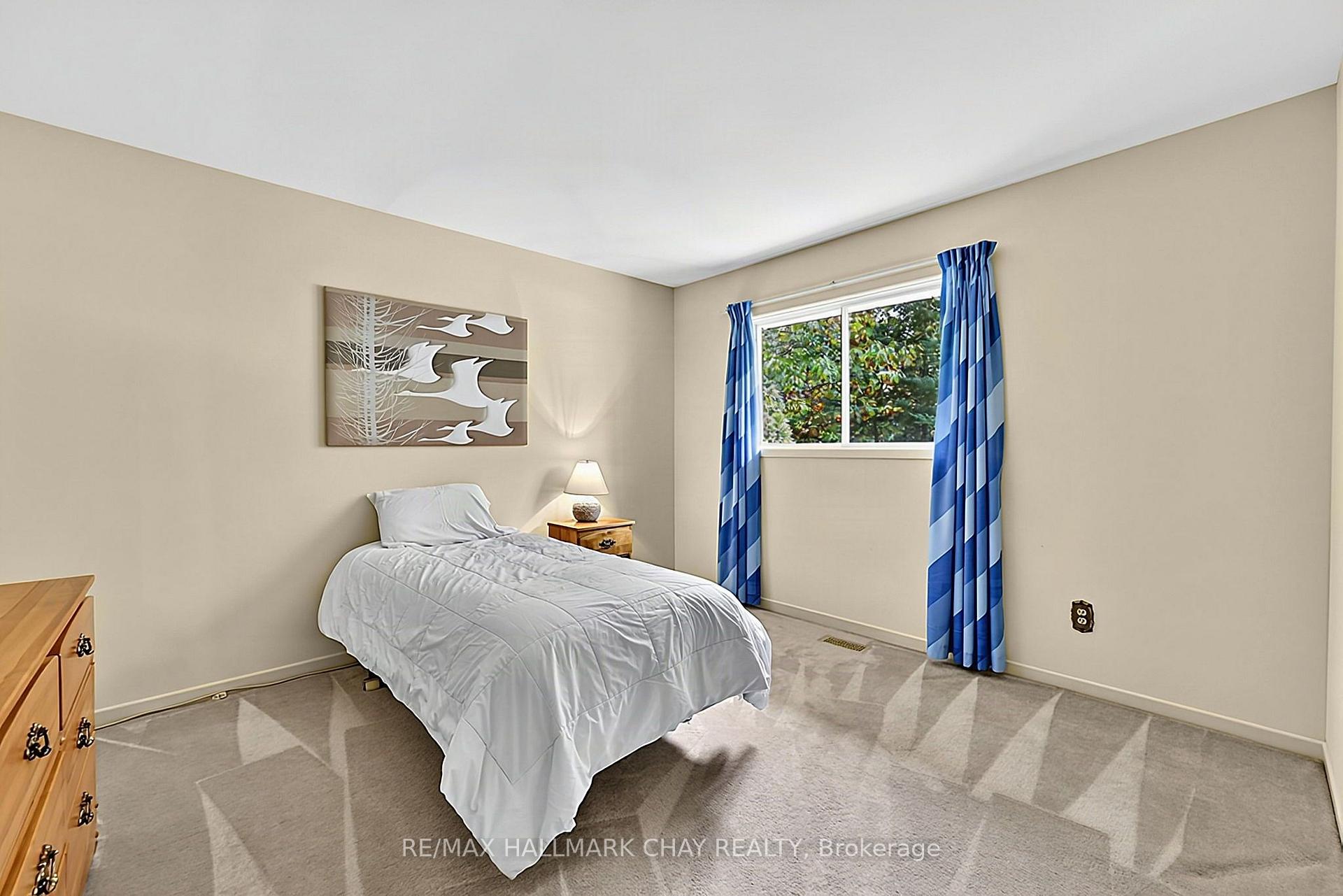 Photo 15 of 4 Binnie Drive, Springwater, Minesing — HOMEH
