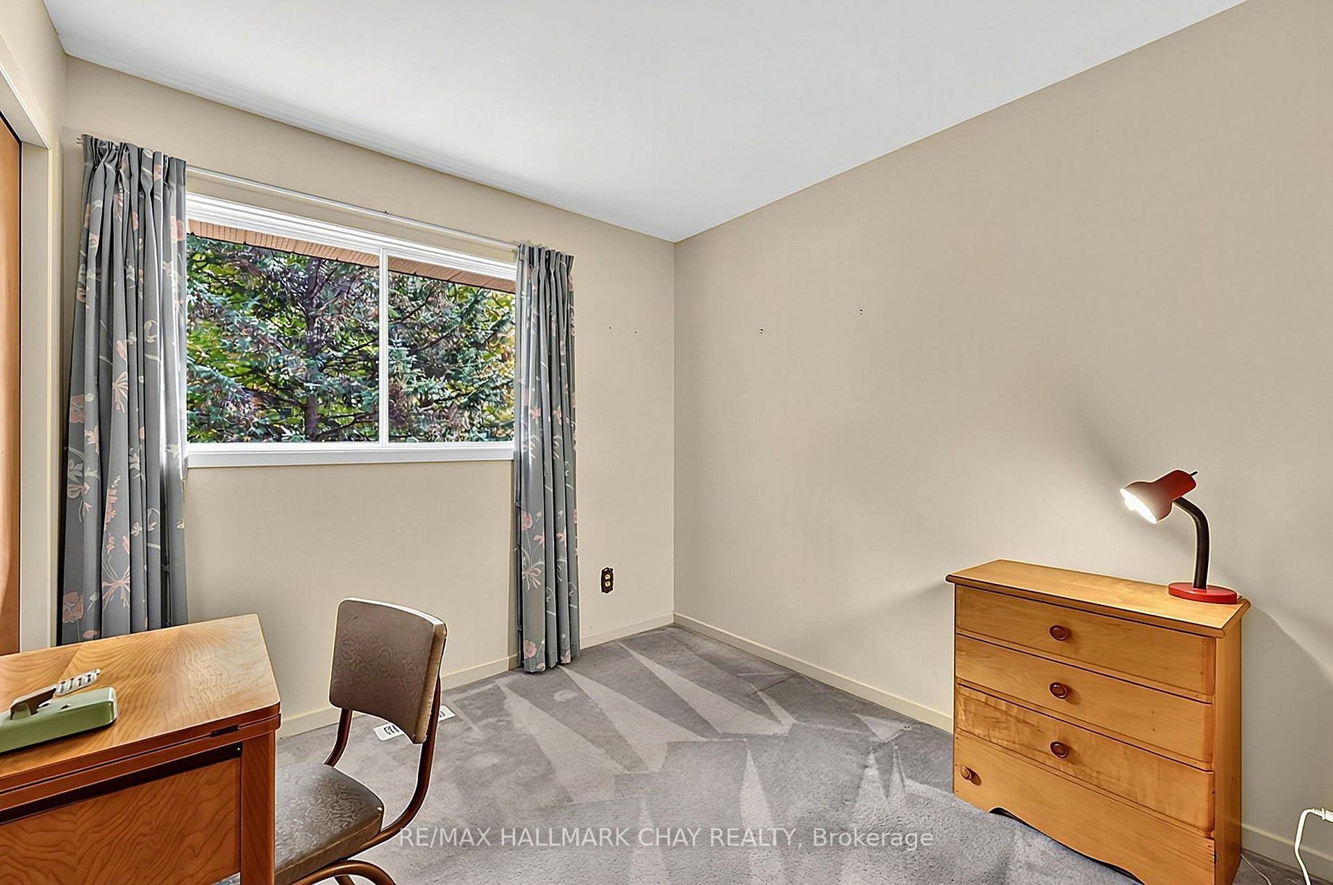 Photo 16 of 4 Binnie Drive, Springwater, Minesing — HOMEH
