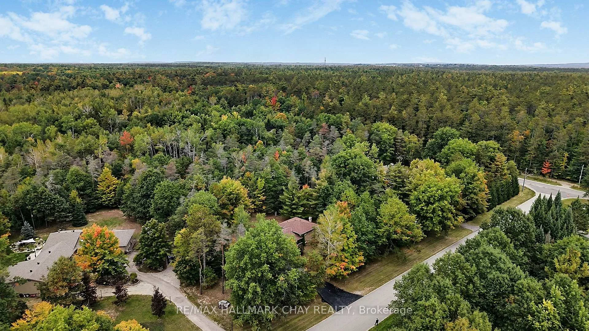 Photo 31 of 4 Binnie Drive, Springwater, Minesing — HOMEH