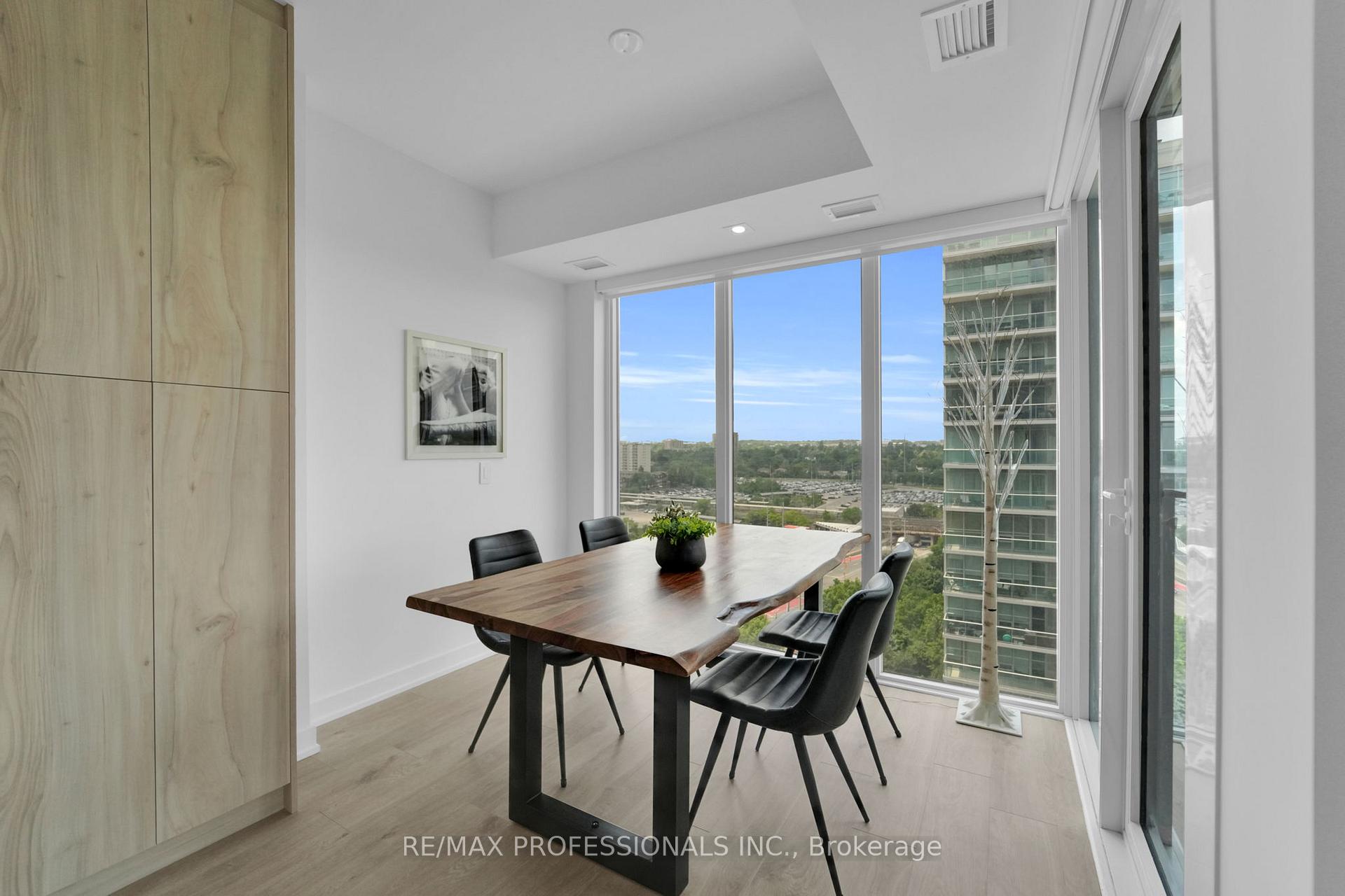 Photo 15 of Unit 1402, 1035 Southdown Road, Mississauga, Clarkson — HOMEH