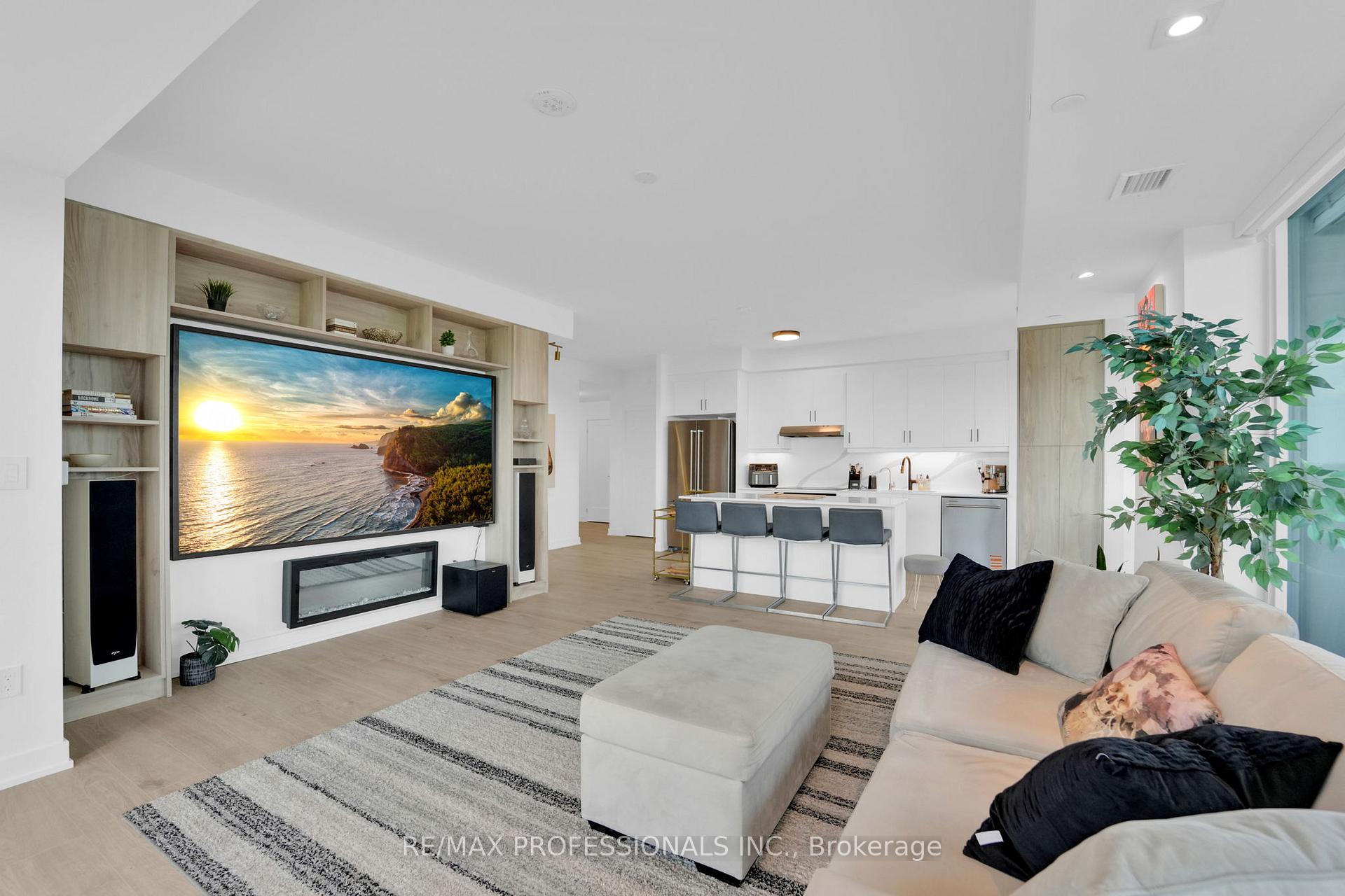 Photo 21 of Unit 1402, 1035 Southdown Road, Mississauga, Clarkson — HOMEH