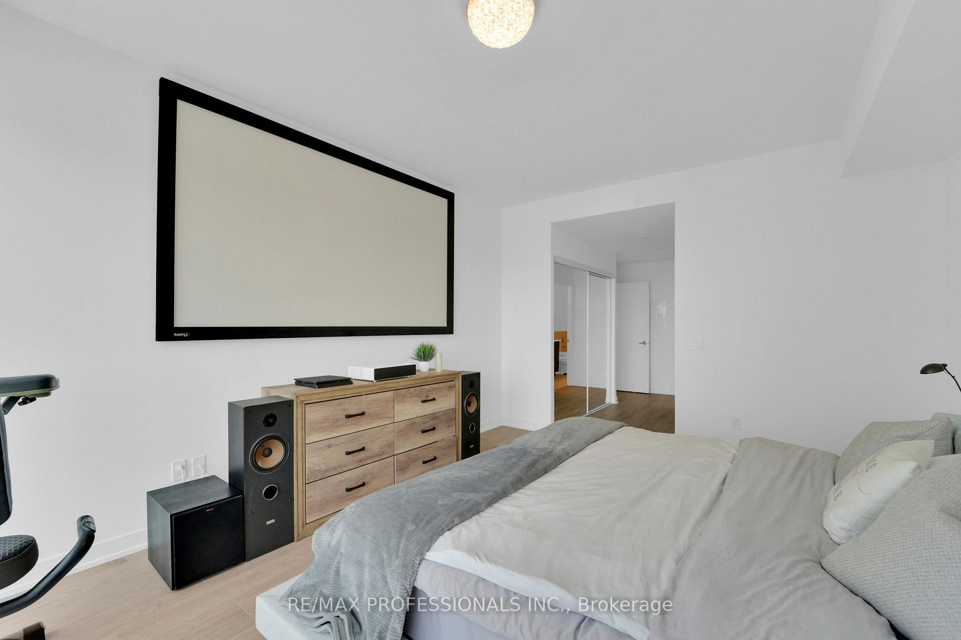 Photo 24 of Unit 1402, 1035 Southdown Road, Mississauga, Clarkson — HOMEH