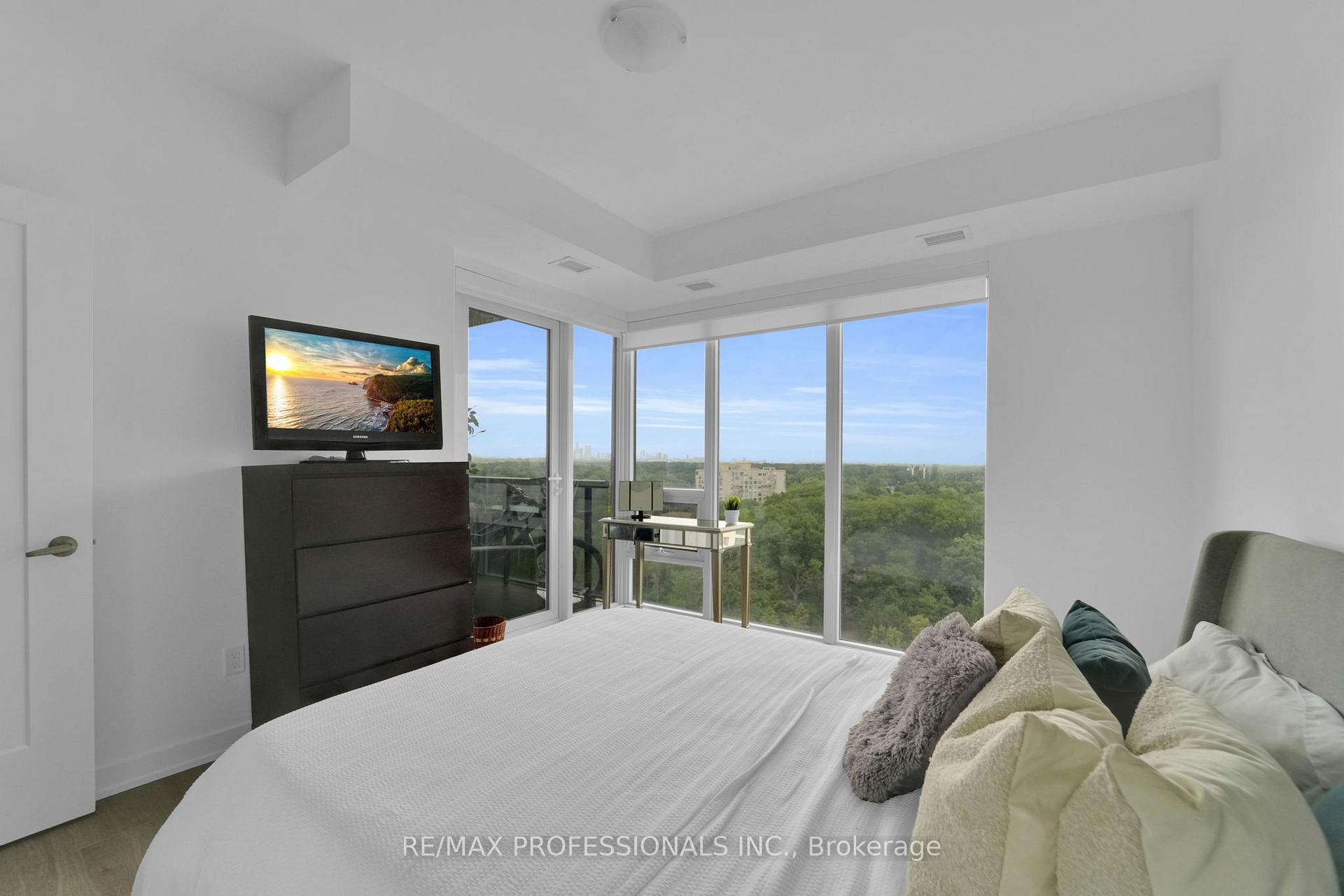 Photo 32 of Unit 1402, 1035 Southdown Road, Mississauga, Clarkson — HOMEH