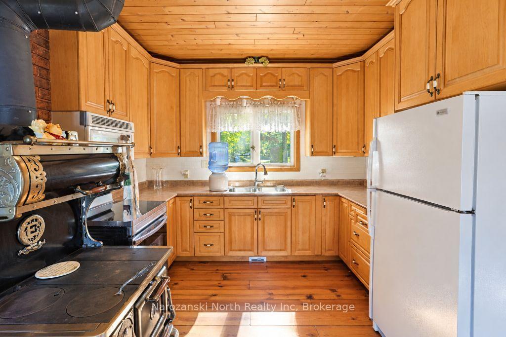 Photo 9 of 344 Perry Ave, Killarney — HOMEH