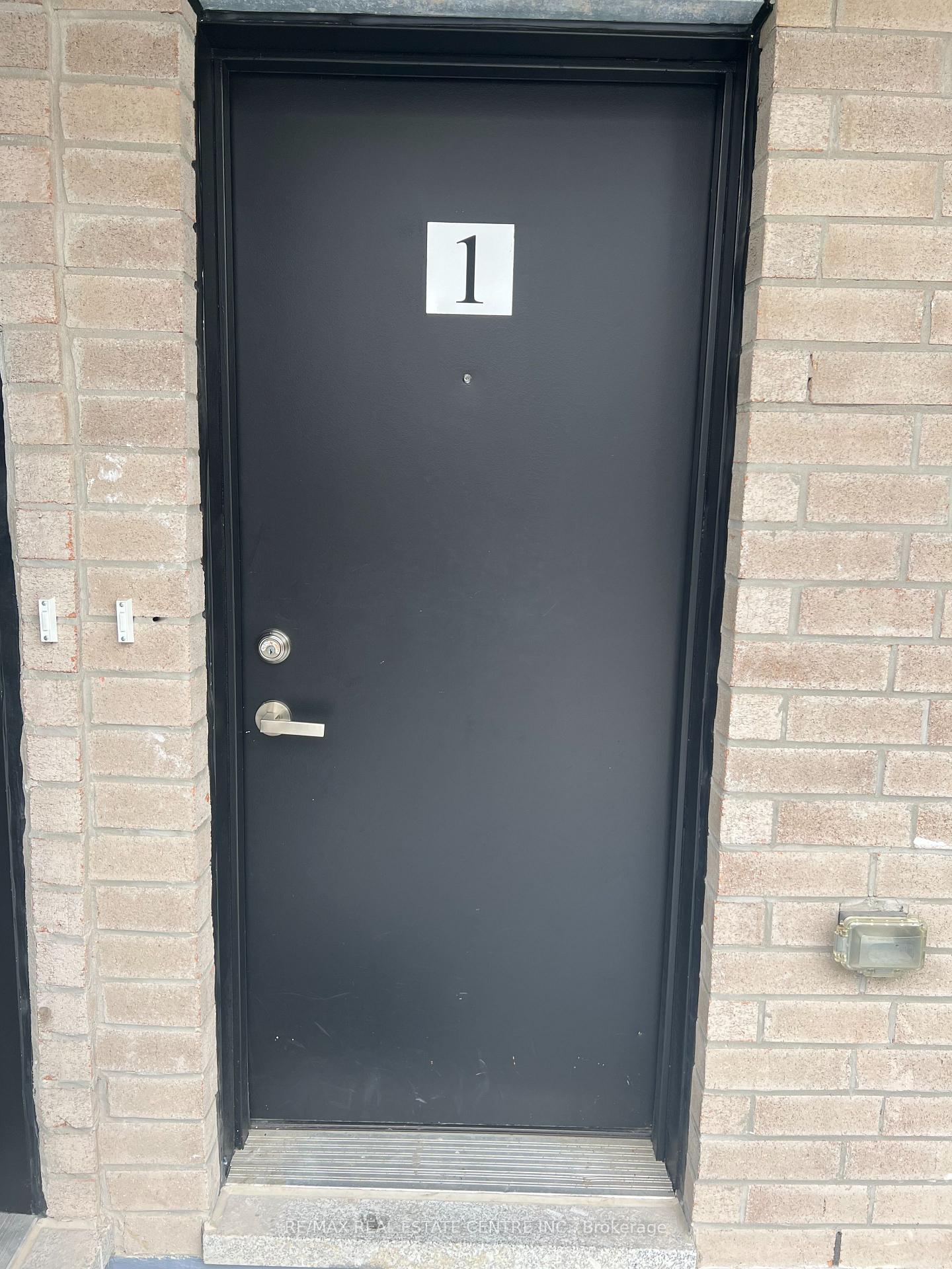 Photo 2 of Unit 1, 3421 Ridgeway Drive, Mississauga, Erin Mills — HOMEH