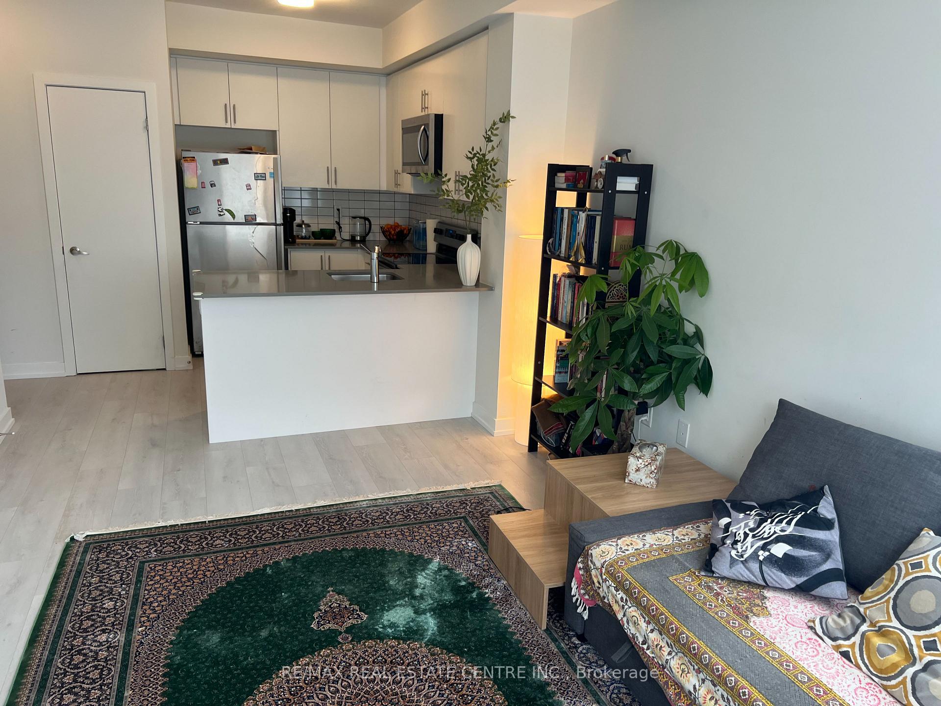 Photo 6 of Unit 1, 3421 Ridgeway Drive, Mississauga, Erin Mills — HOMEH