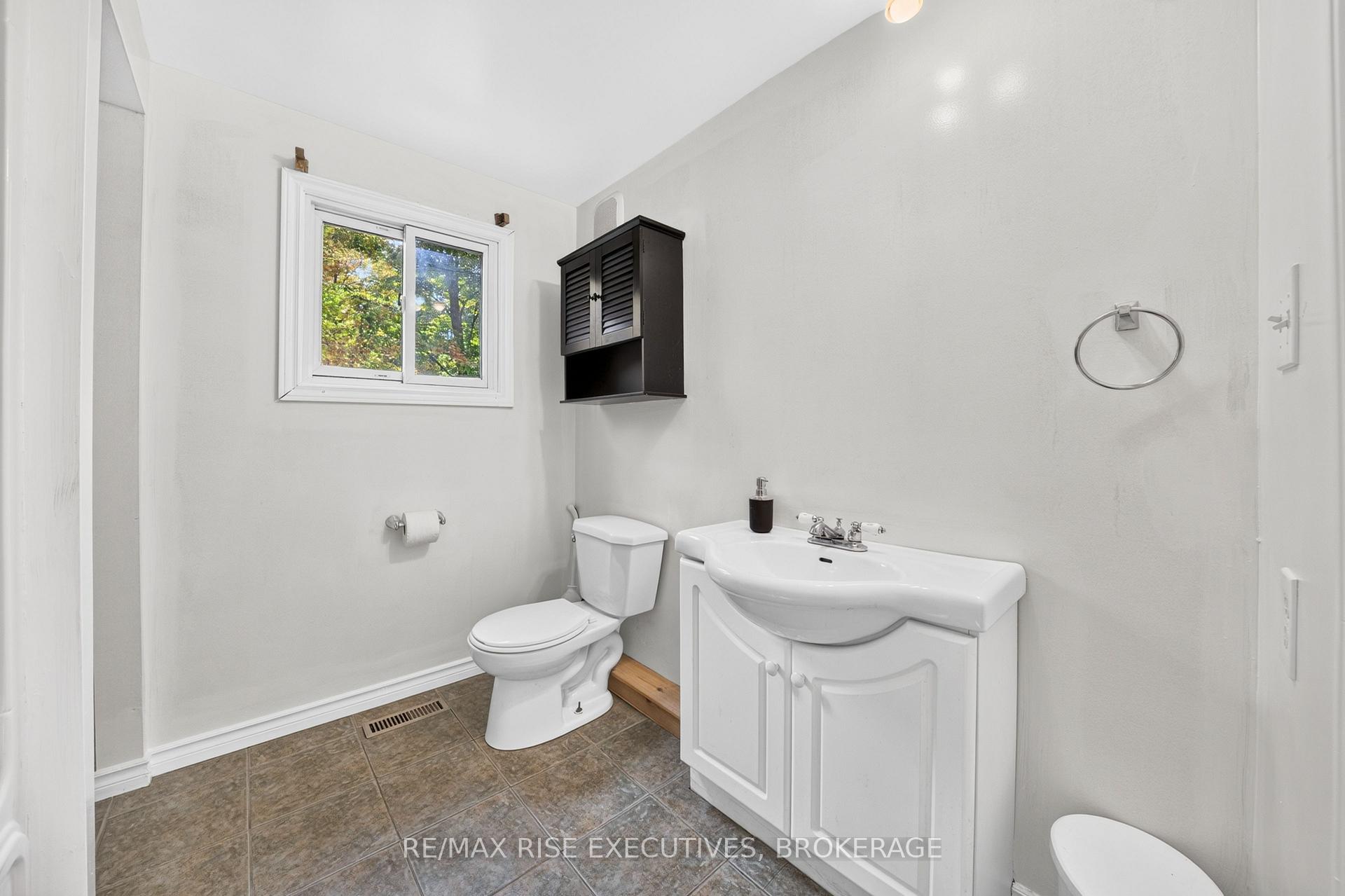 Photo 18 of 2363 Sands Road, Frontenac, Frontenac South — HOMEH