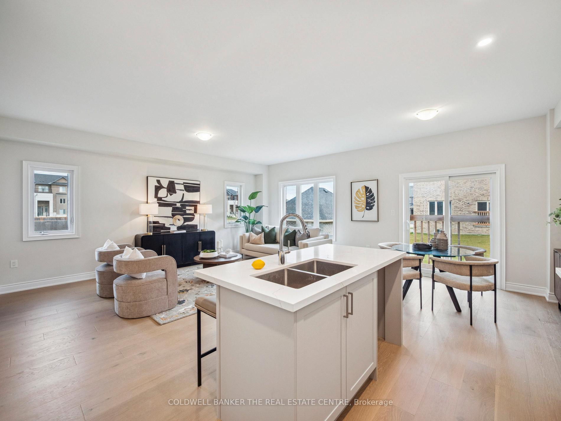 Photo 17 of 11 Hildred Cushing Way, Uxbridge — HOMEH
