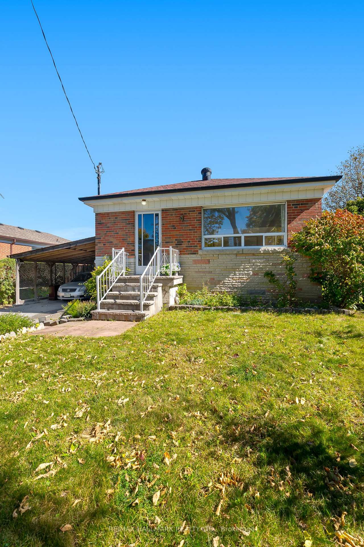 Photo 2 of 3 Armada Court, Scarborough, Woburn — HOMEH