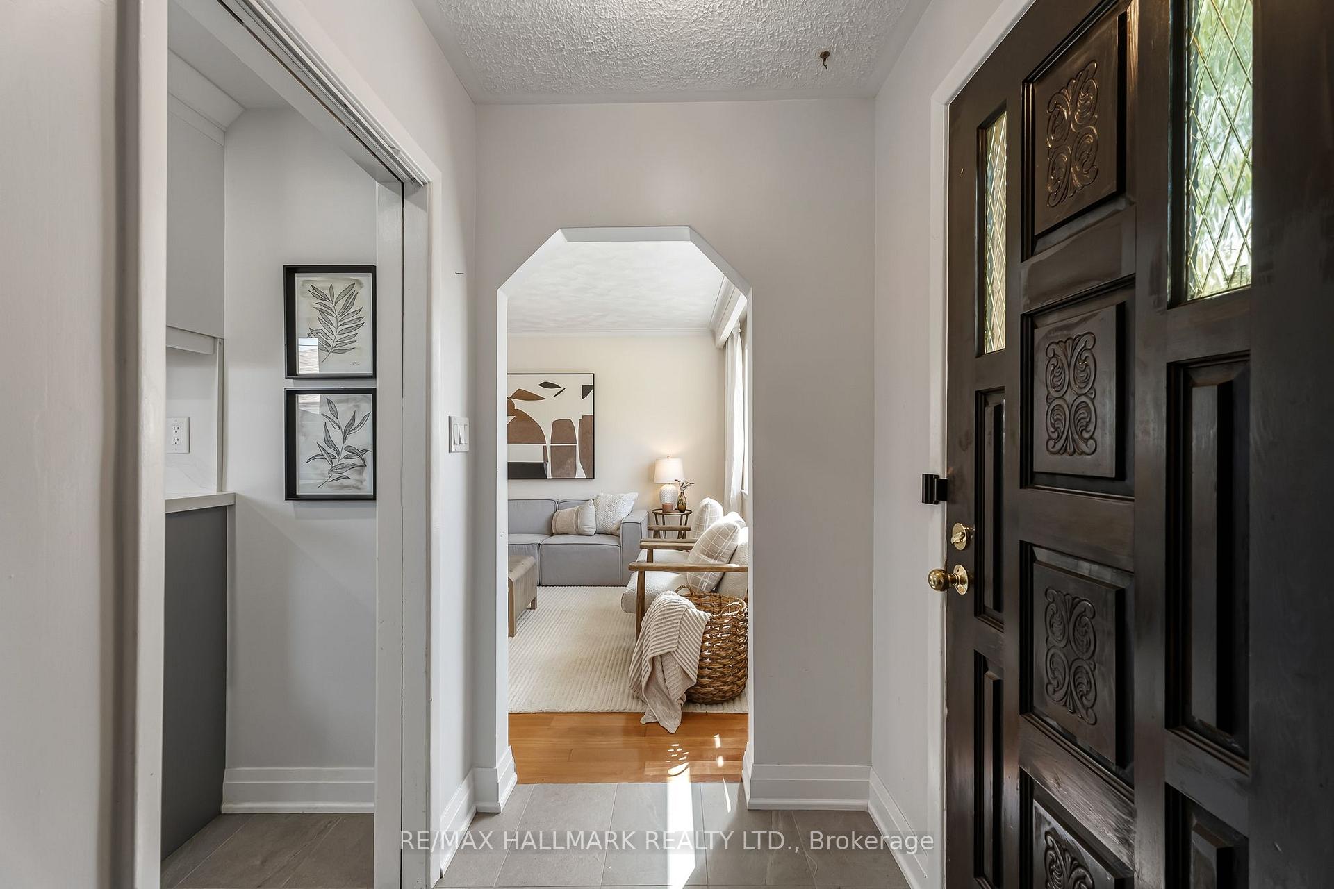 Photo 4 of 3 Armada Court, Scarborough, Woburn — HOMEH