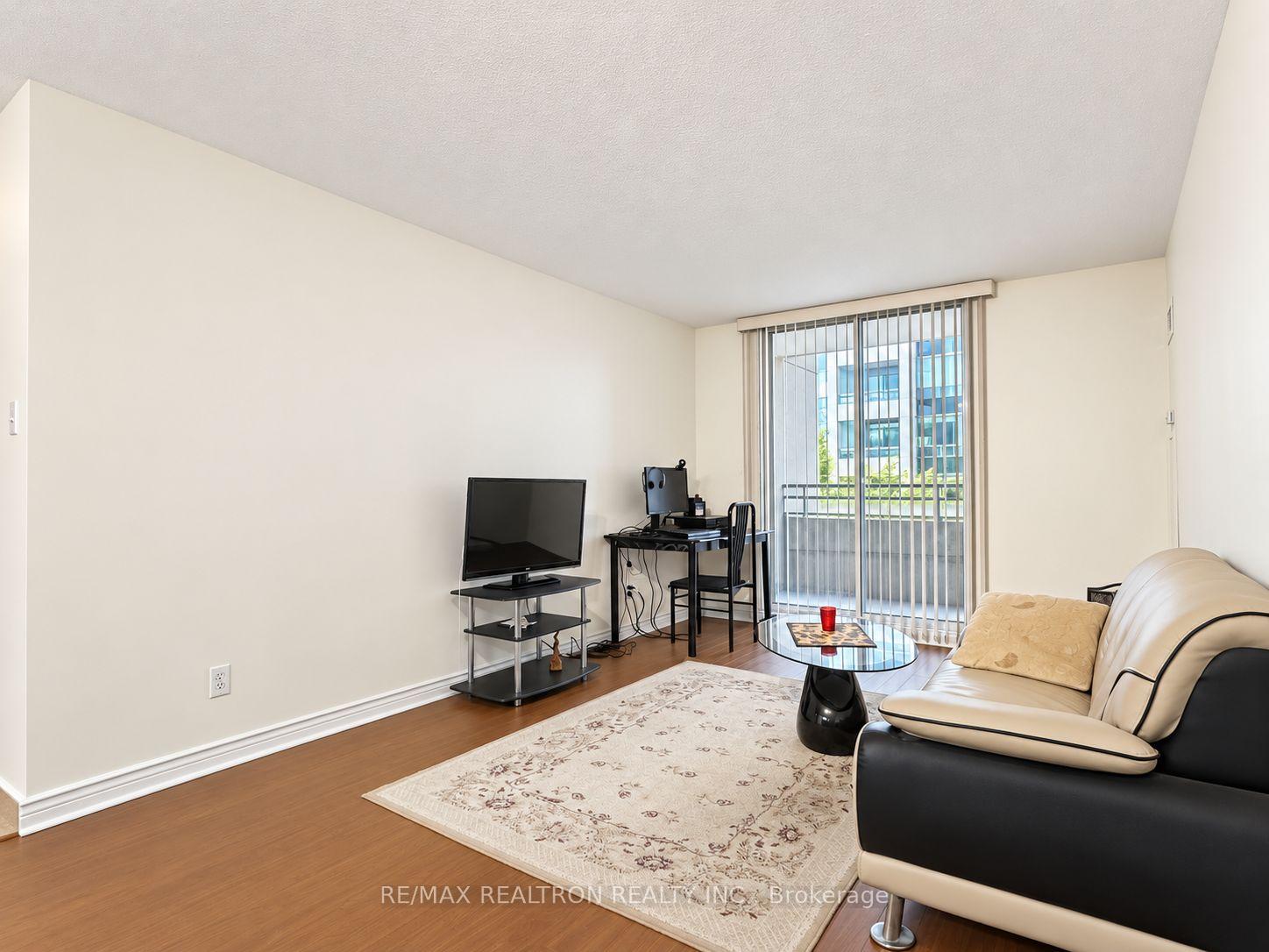 Photo 2 of Unit 511, 256 Doris Avenue, North York, Willowdale East — HOMEH