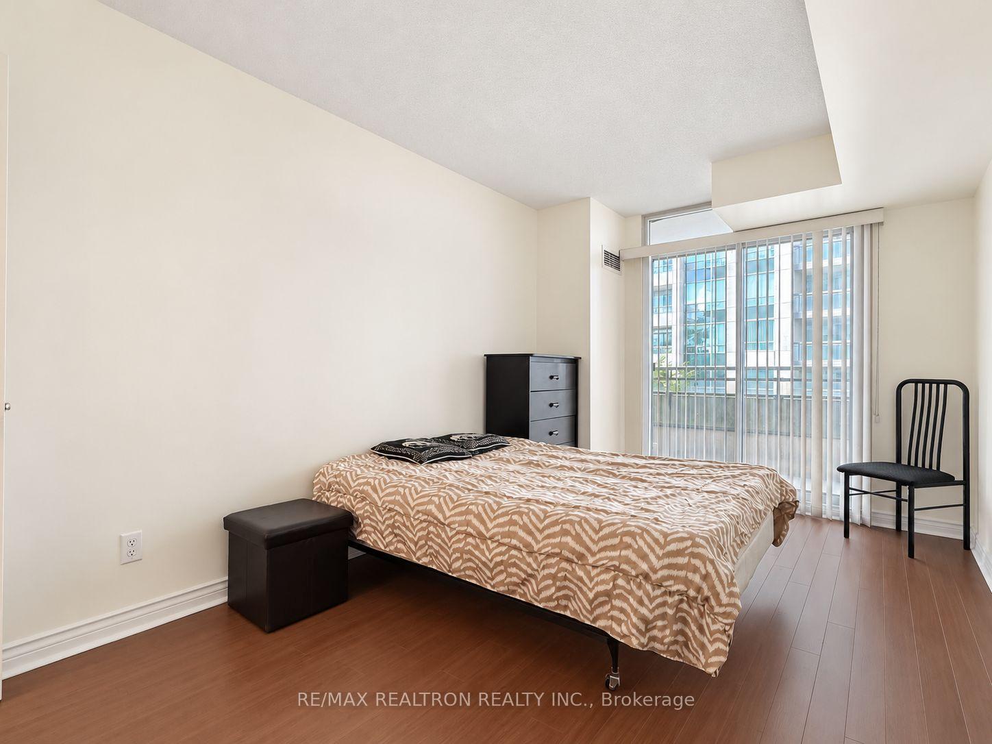 Photo 8 of Unit 511, 256 Doris Avenue, North York, Willowdale East — HOMEH