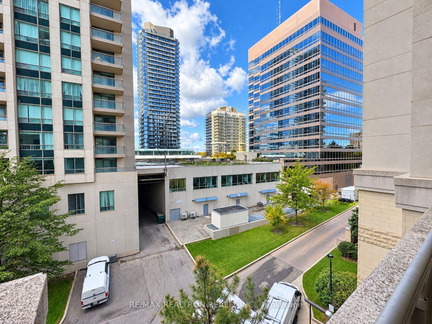 Photo 11 of Unit 511, 256 Doris Avenue, North York, Willowdale East — HOMEH