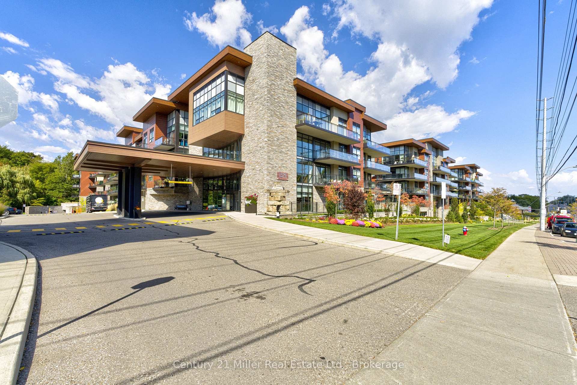 Photo of Unit 263, 1575 Lakeshore Road W