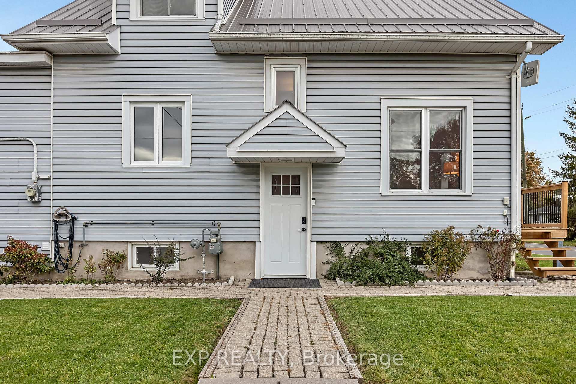 Photo 3 of 11505 Queen Street, North Dundas, North Dundas (Mountain) Twp — HOMEH
