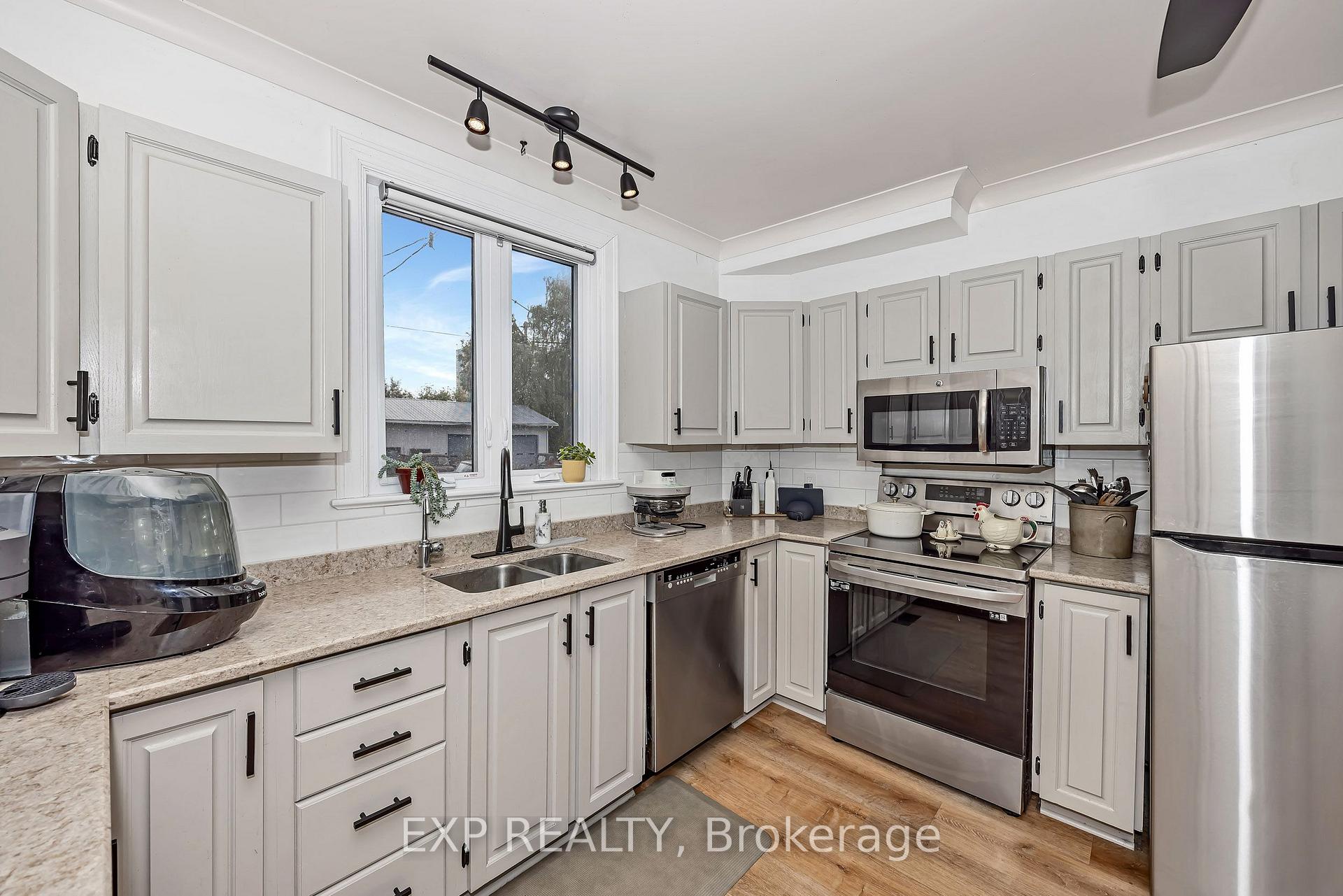 Photo 18 of 11505 Queen Street, North Dundas, North Dundas (Mountain) Twp — HOMEH