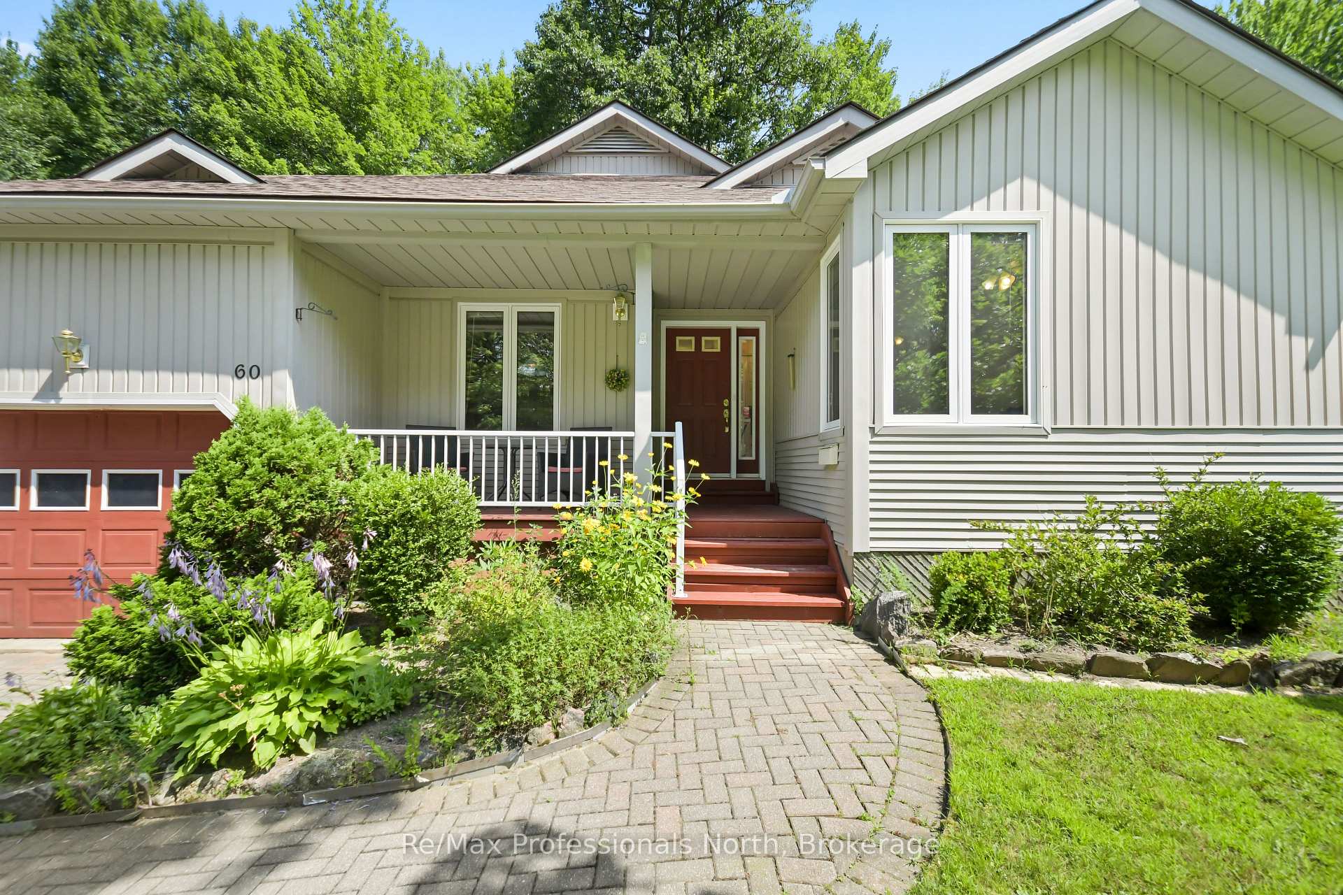 Photo 2 of 60 Pineridge Gate, Gravenhurst, Muskoka (S) — HOMEH