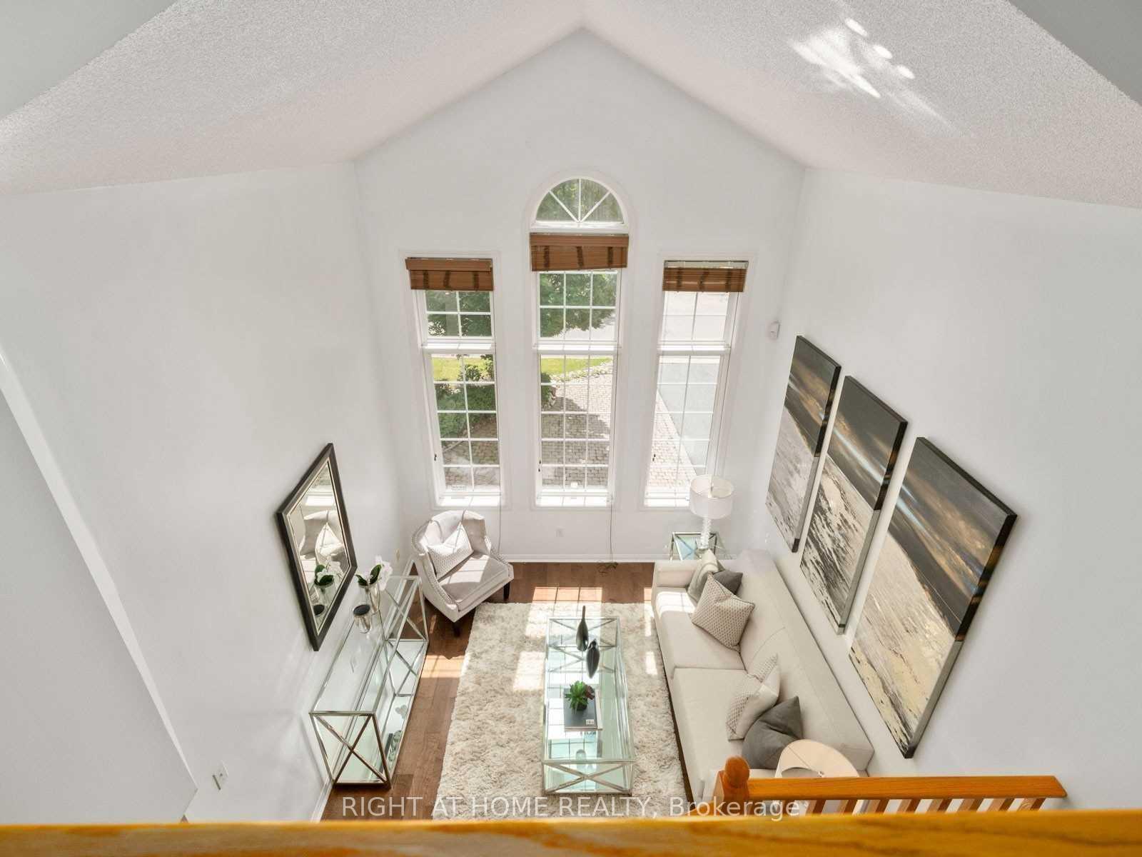 Photo 3 of 5555 Bridgeport Gate, Mississauga, Churchill Meadows — HOMEH