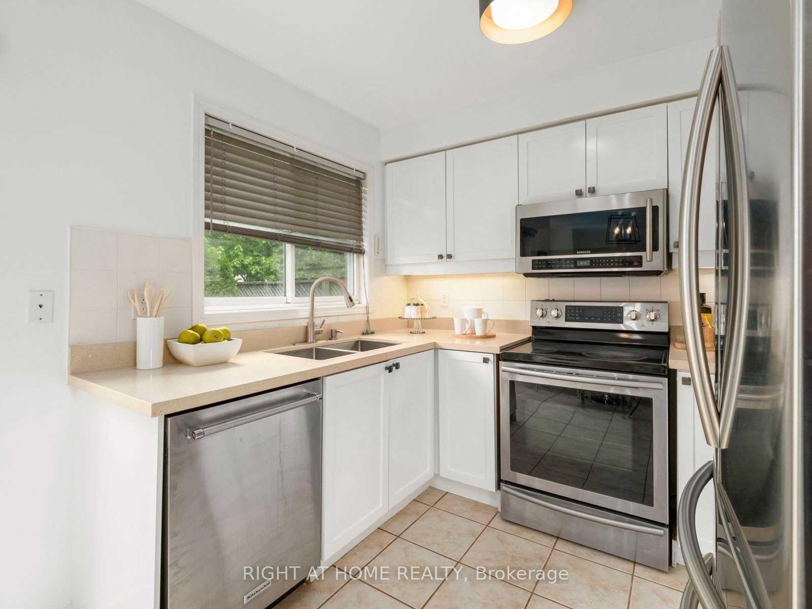 Photo 8 of 5555 Bridgeport Gate, Mississauga, Churchill Meadows — HOMEH