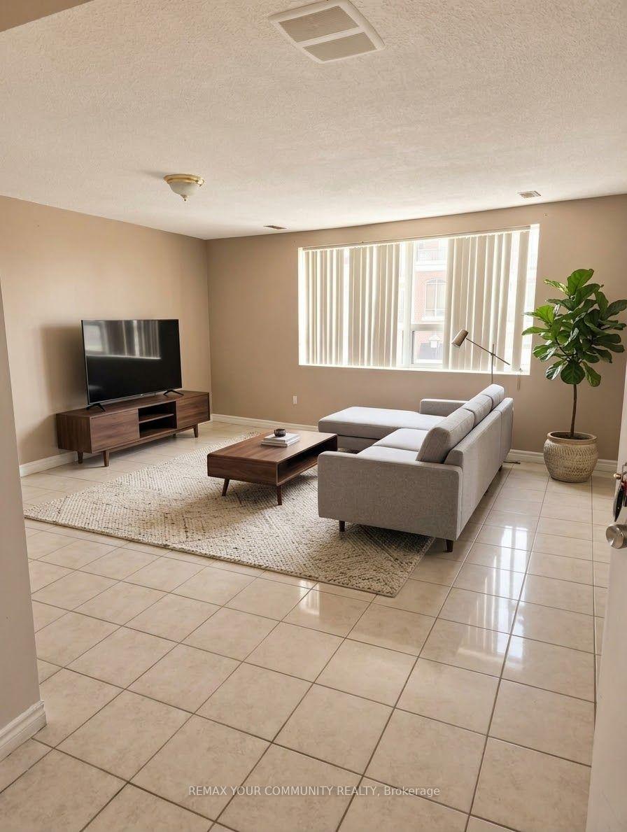 Photo 1 of Unit 2, 10088 Yonge Street, Richmond Hill, Mill Pond — HOMEH