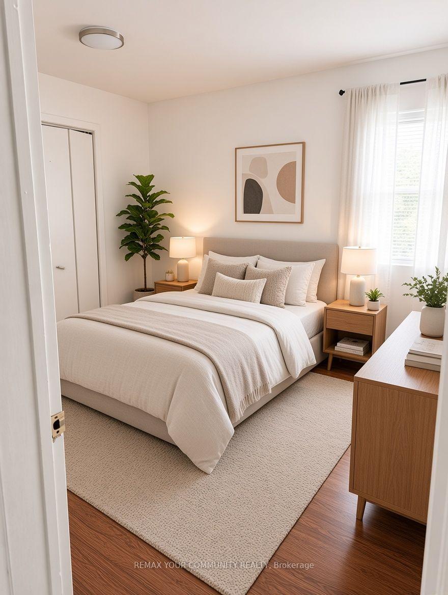 Photo 3 of Unit 2, 10088 Yonge Street, Richmond Hill, Mill Pond — HOMEH