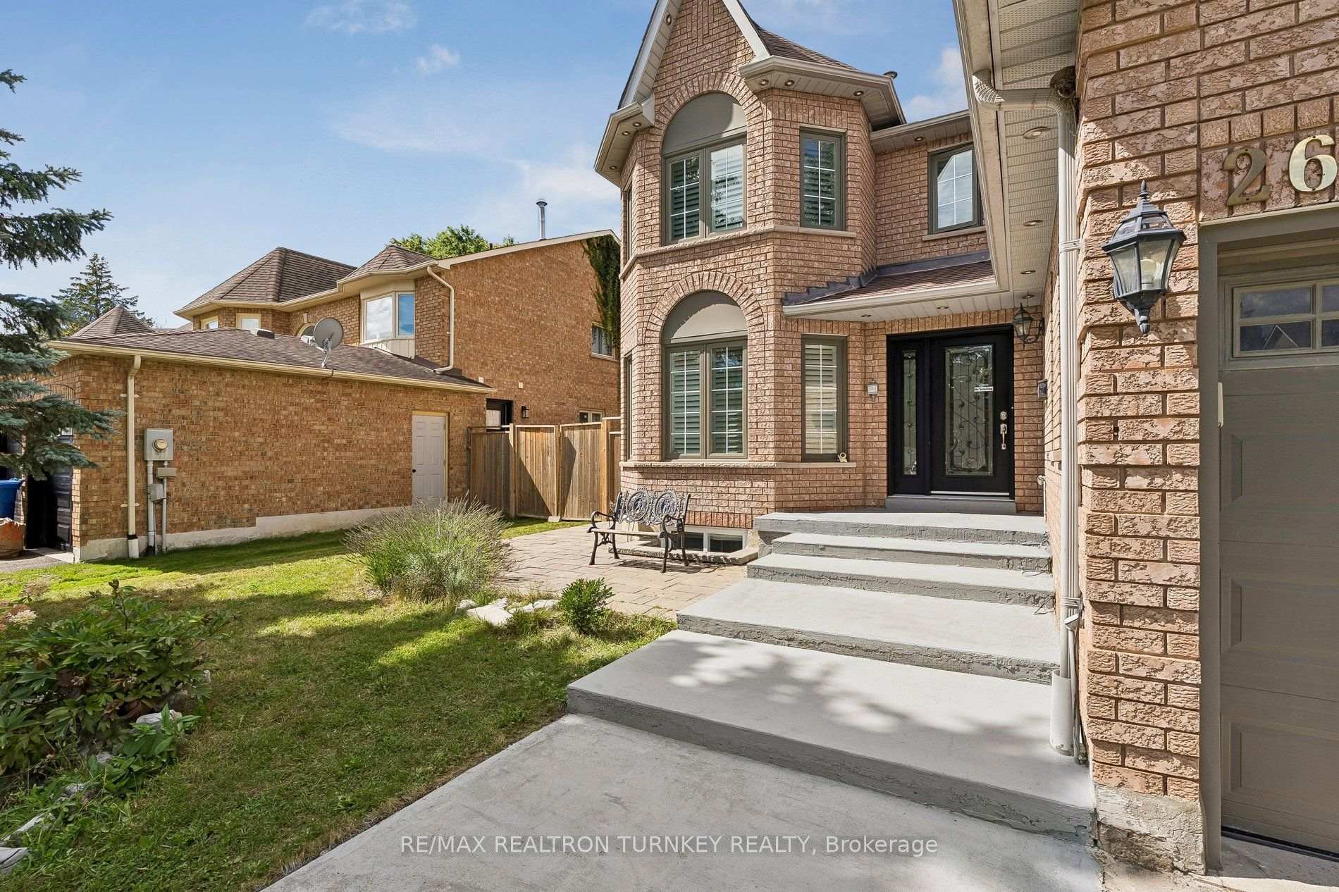 Photo 3 of 263 Chambers Crescent, Newmarket, Armitage — HOMEH