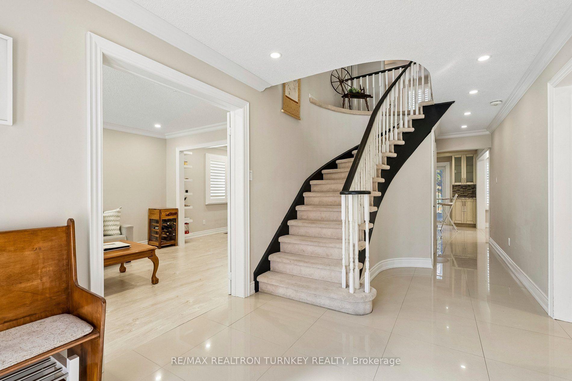 Photo 5 of 263 Chambers Crescent, Newmarket, Armitage — HOMEH