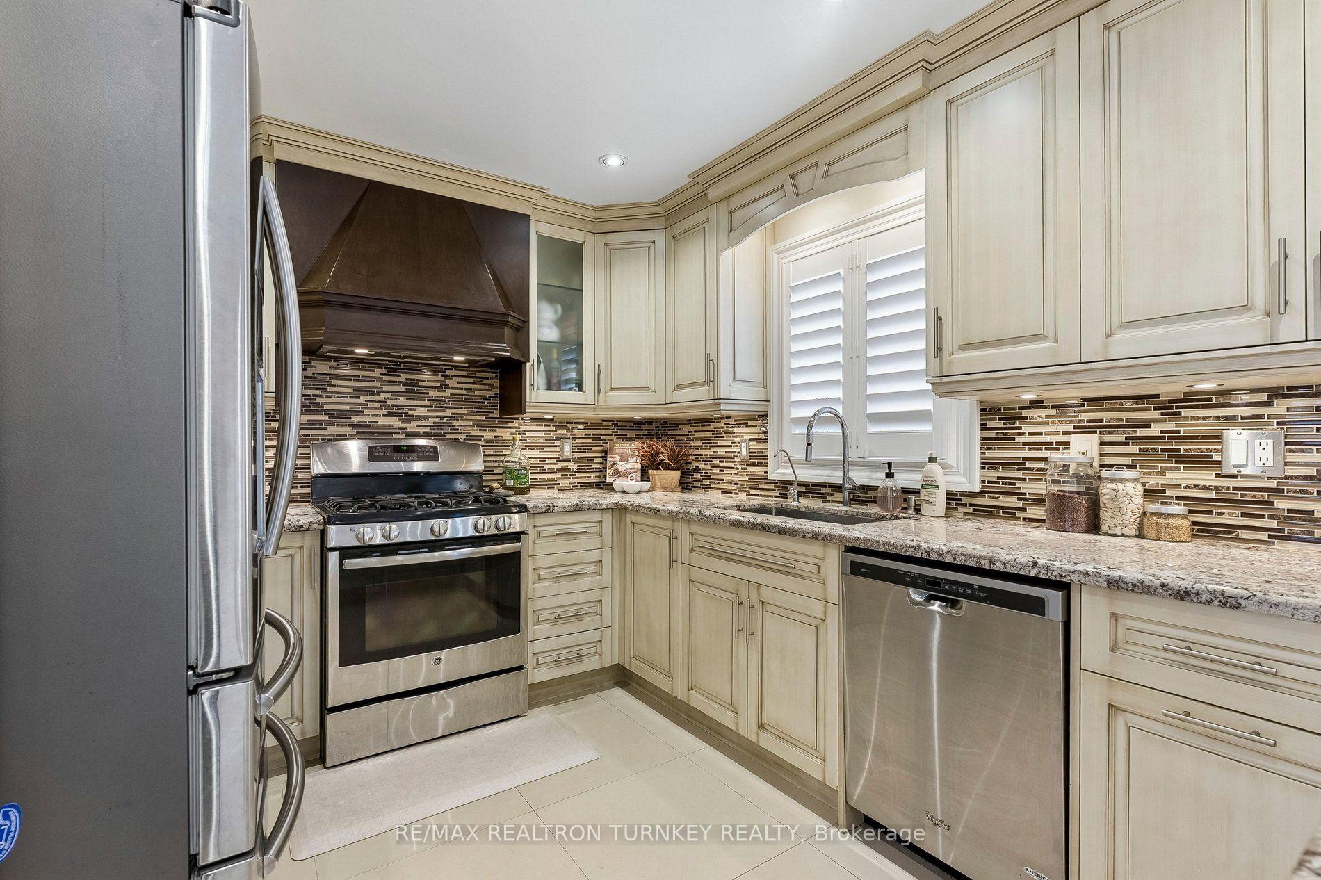 Photo 16 of 263 Chambers Crescent, Newmarket, Armitage — HOMEH
