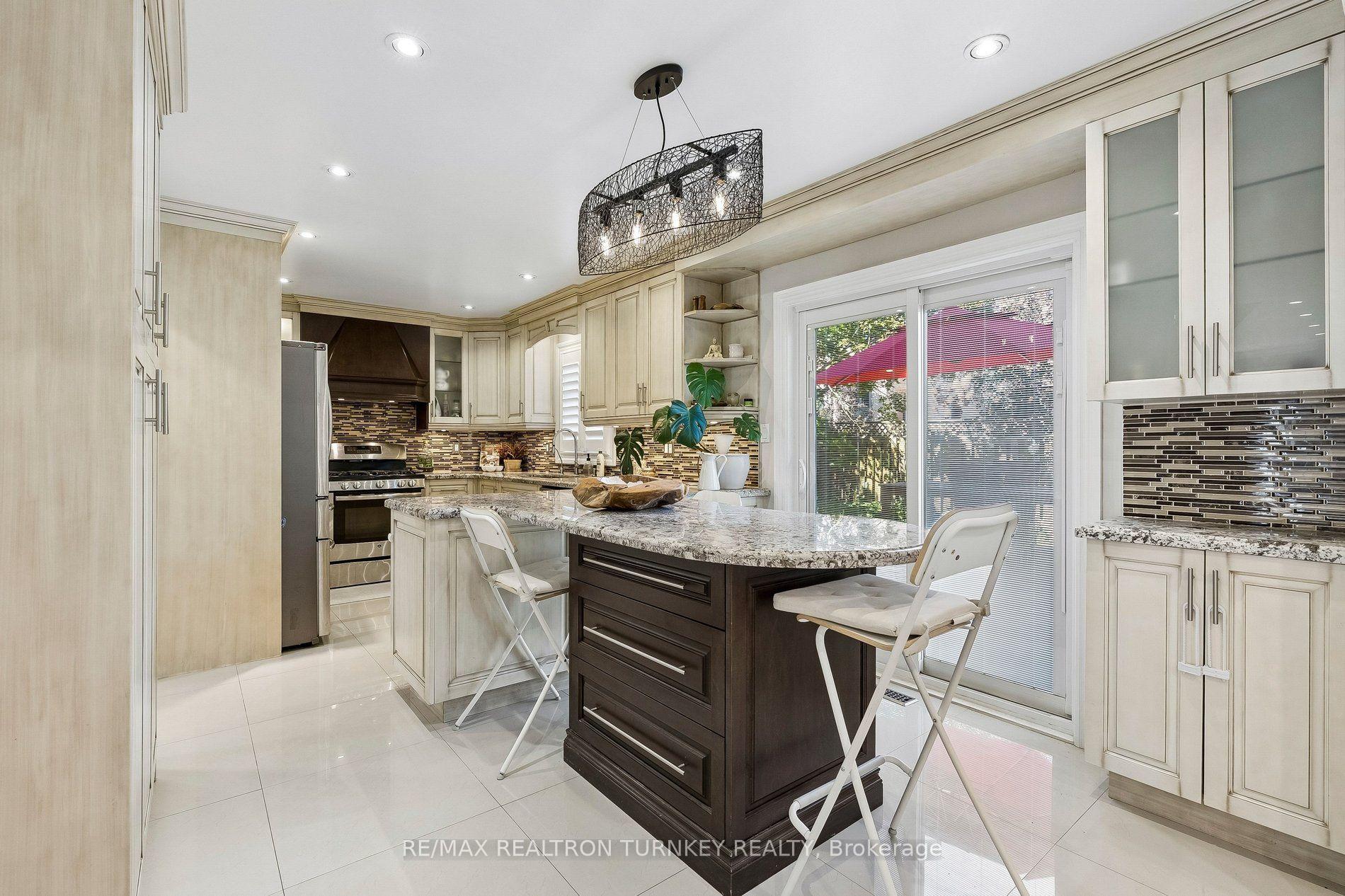 Photo 18 of 263 Chambers Crescent, Newmarket, Armitage — HOMEH