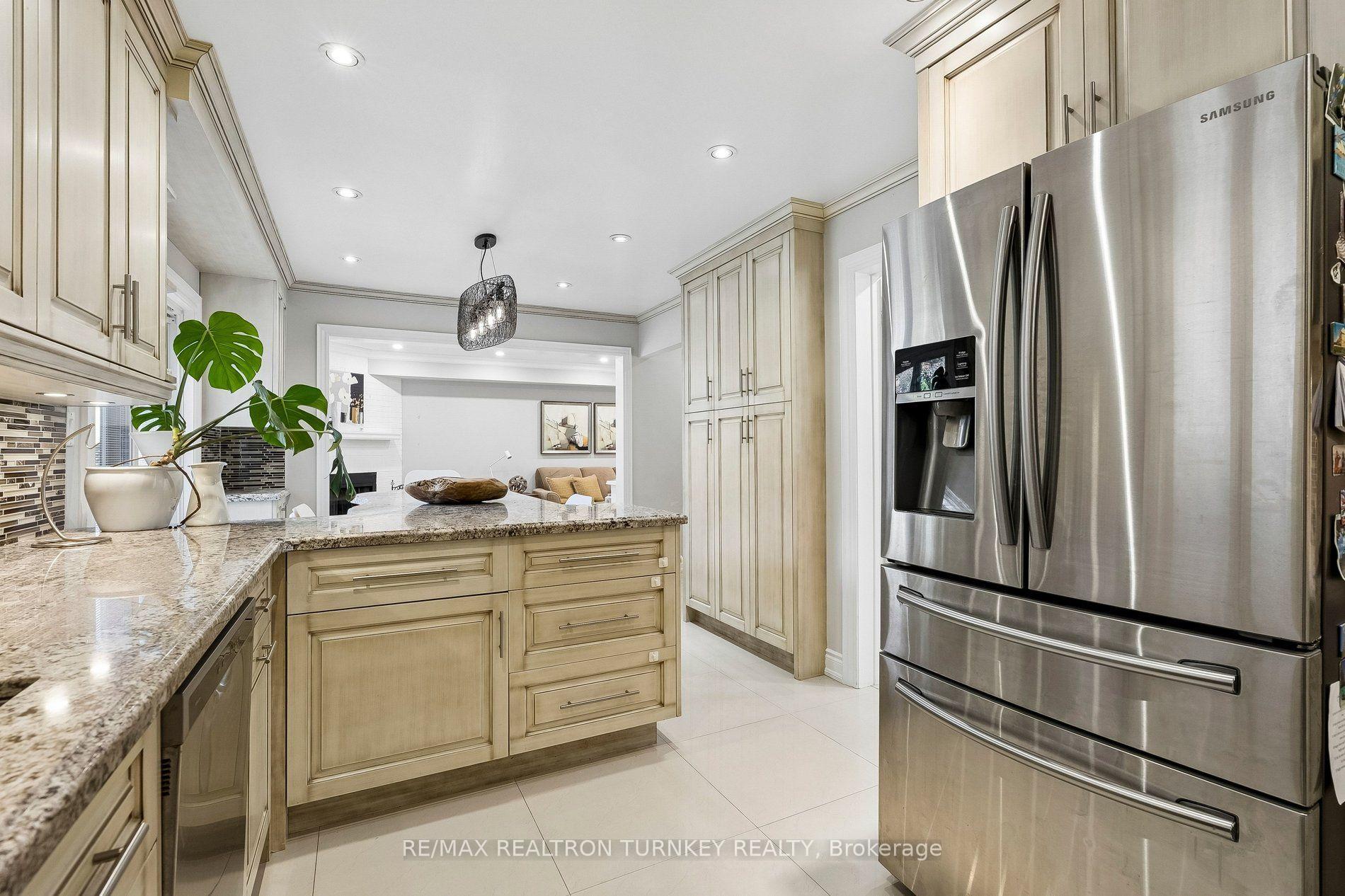 Photo 20 of 263 Chambers Crescent, Newmarket, Armitage — HOMEH