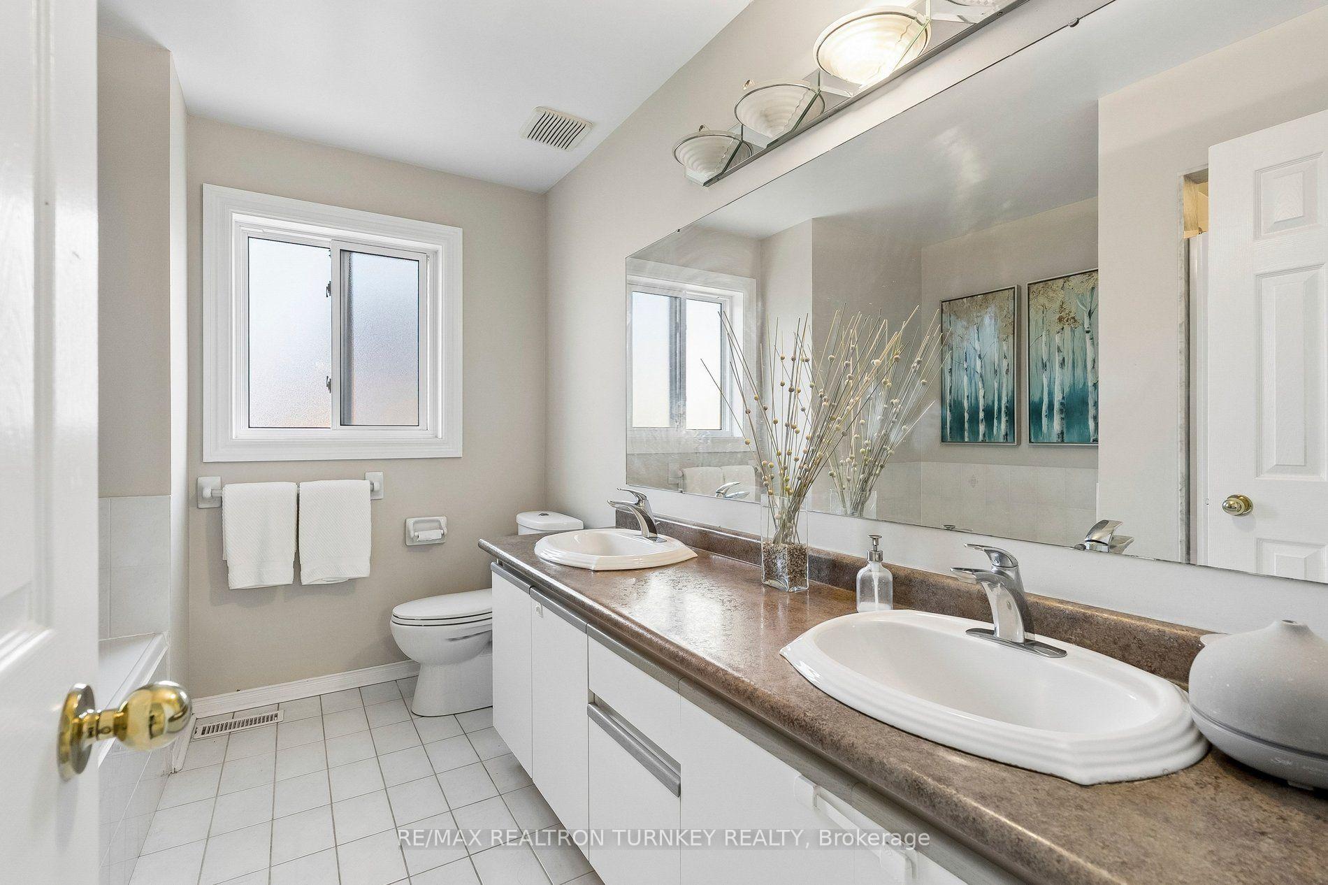 Photo 32 of 263 Chambers Crescent, Newmarket, Armitage — HOMEH