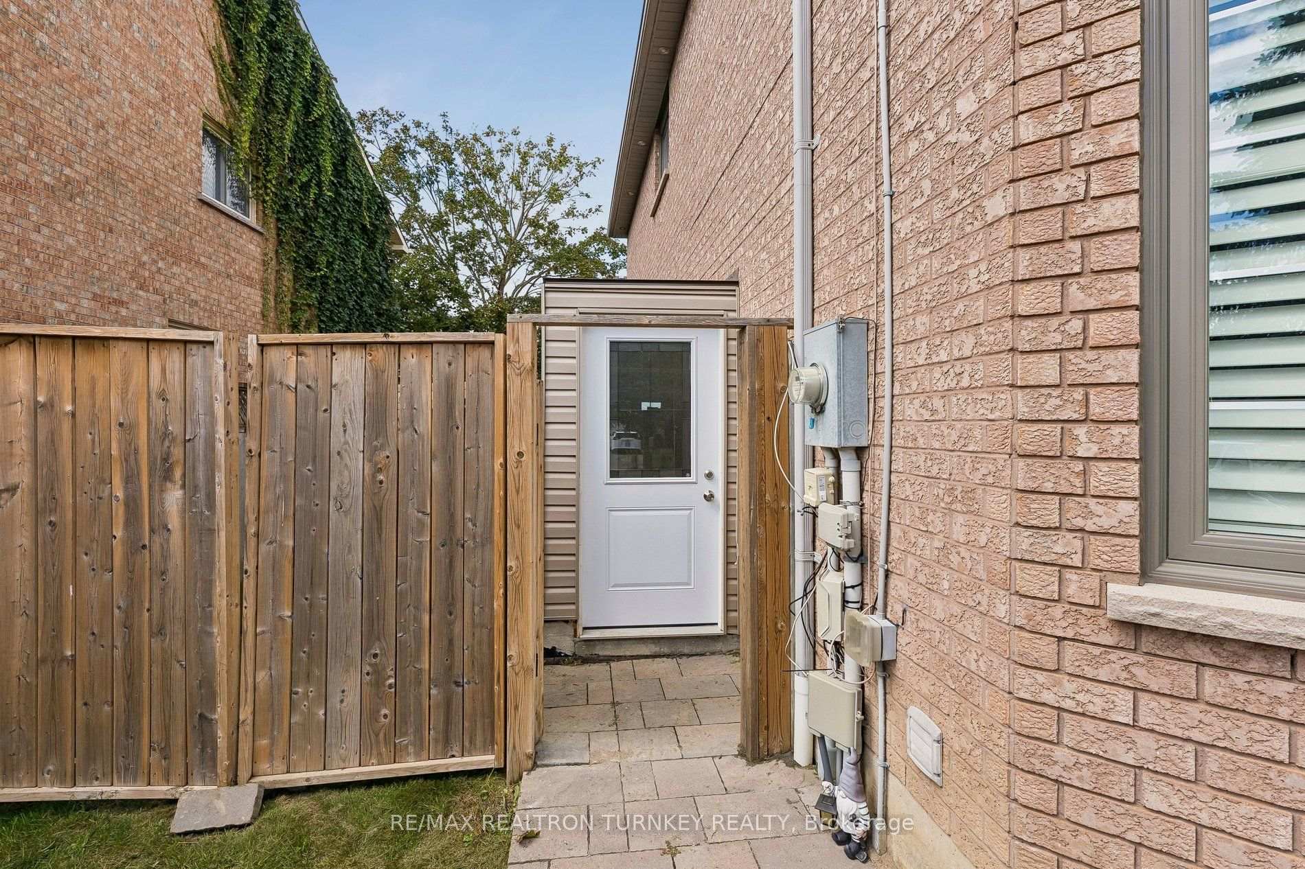 Photo 47 of 263 Chambers Crescent, Newmarket, Armitage — HOMEH