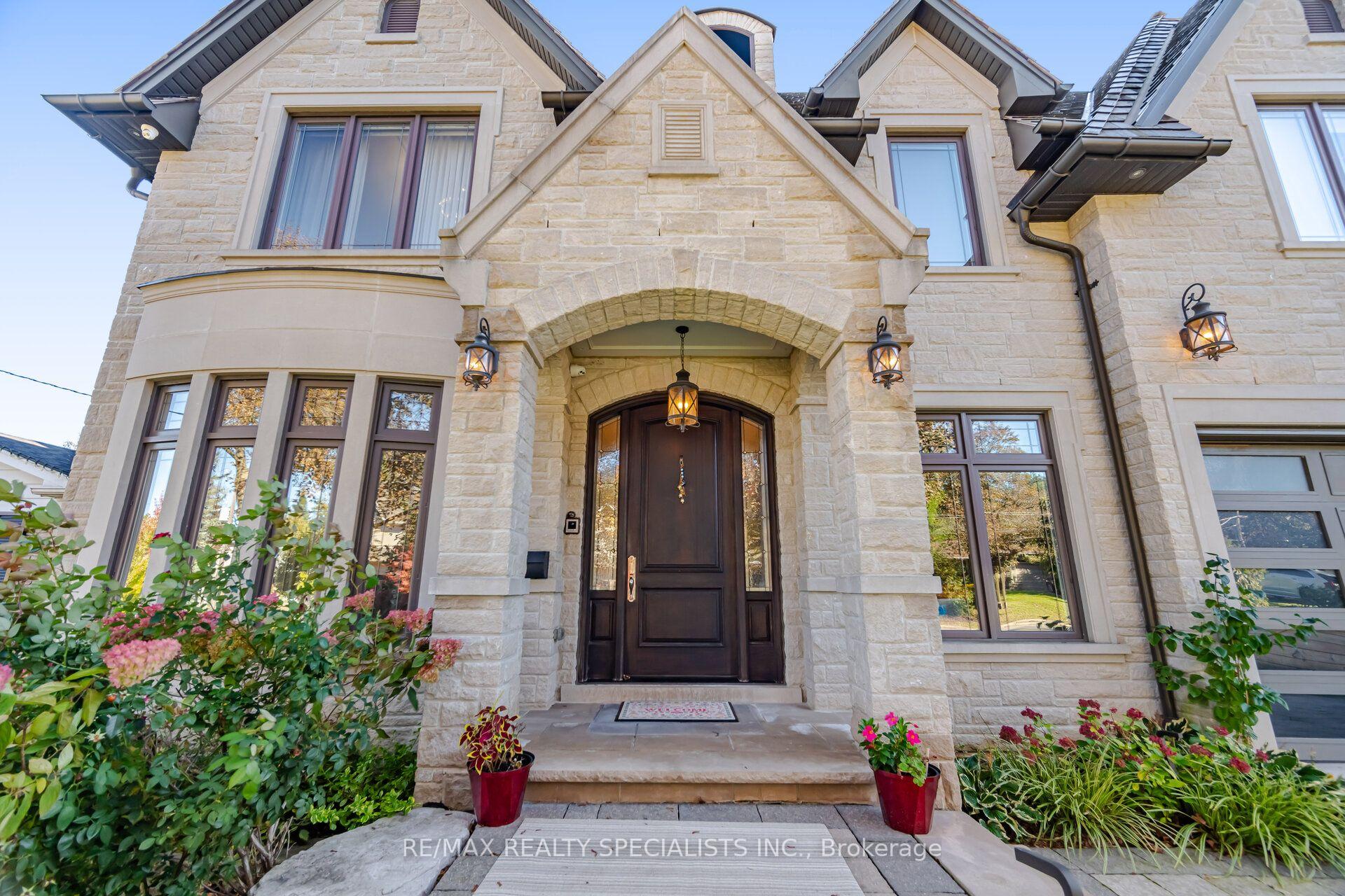Photo 3 of 154 Burbank Drive, North York, Bayview Village — HOMEH