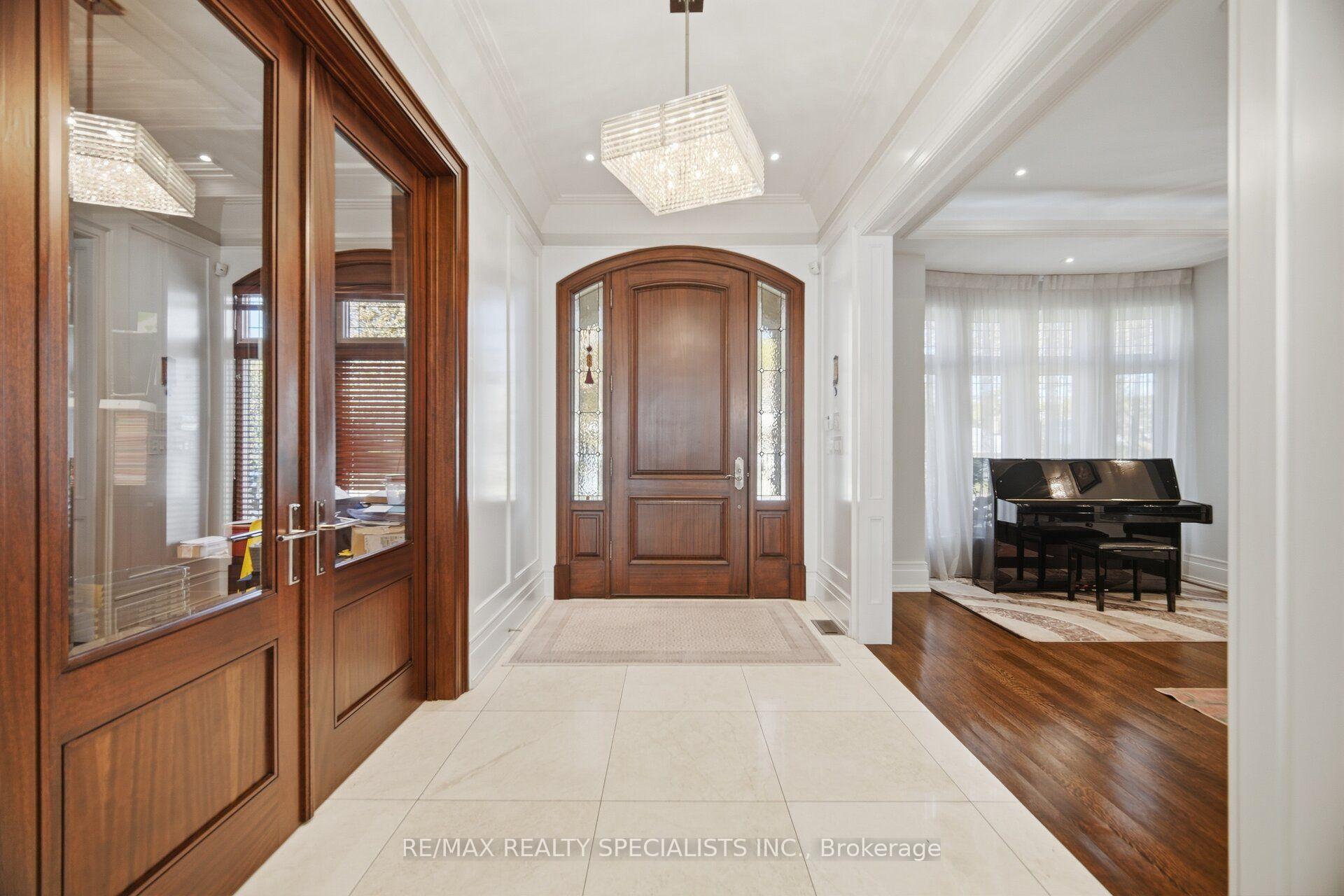 Photo 4 of 154 Burbank Drive, North York, Bayview Village — HOMEH