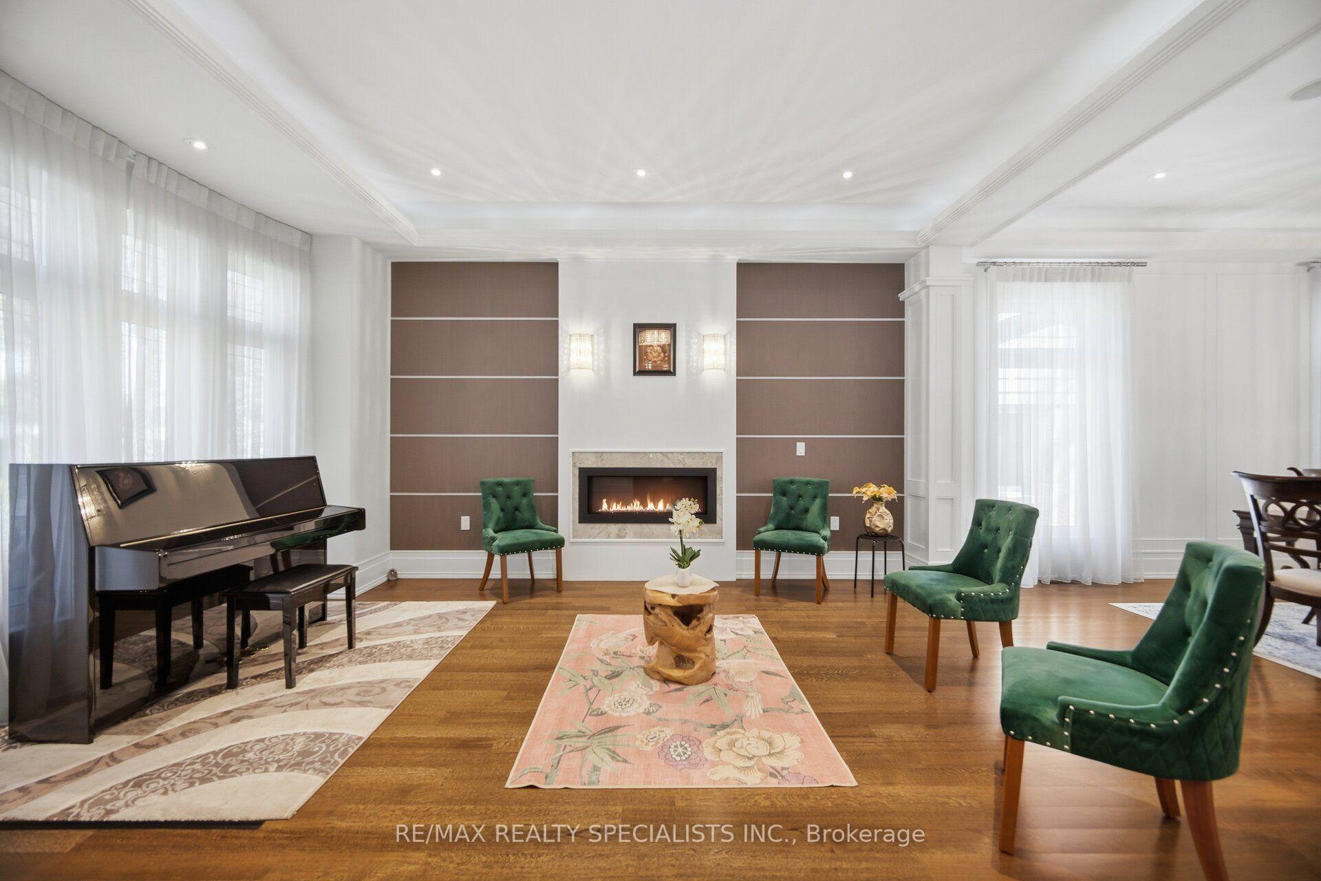 Photo 5 of 154 Burbank Drive, North York, Bayview Village — HOMEH