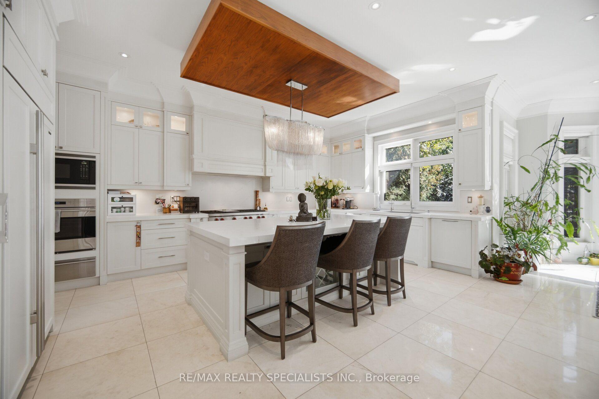 Photo 11 of 154 Burbank Drive, North York, Bayview Village — HOMEH