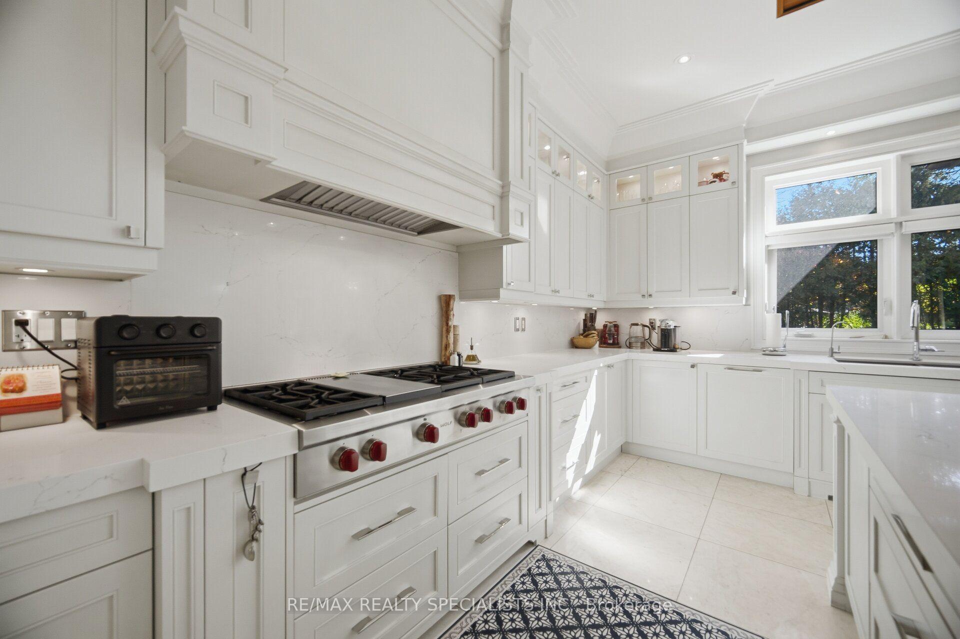 Photo 12 of 154 Burbank Drive, North York, Bayview Village — HOMEH
