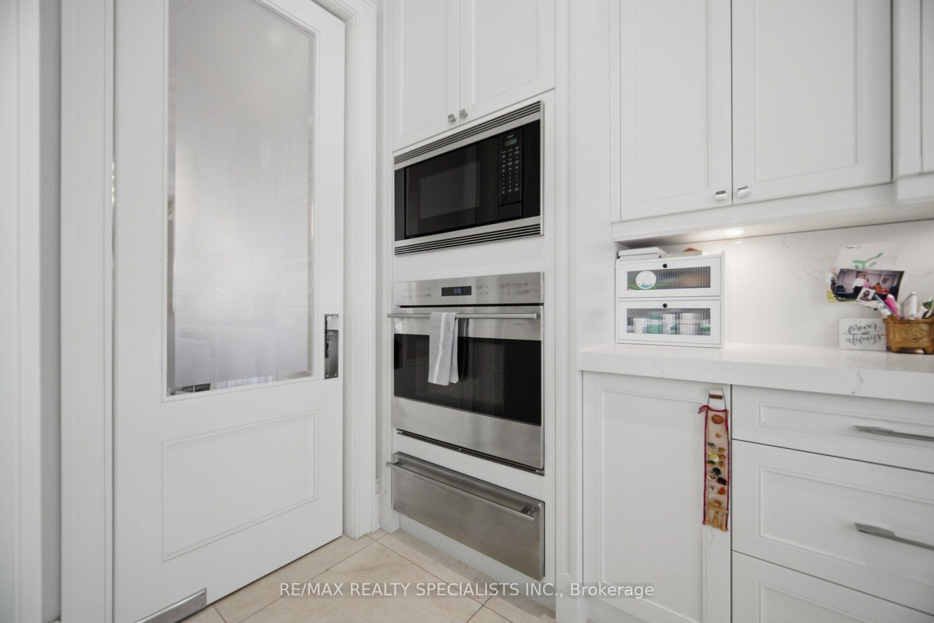 Photo 13 of 154 Burbank Drive, North York, Bayview Village — HOMEH