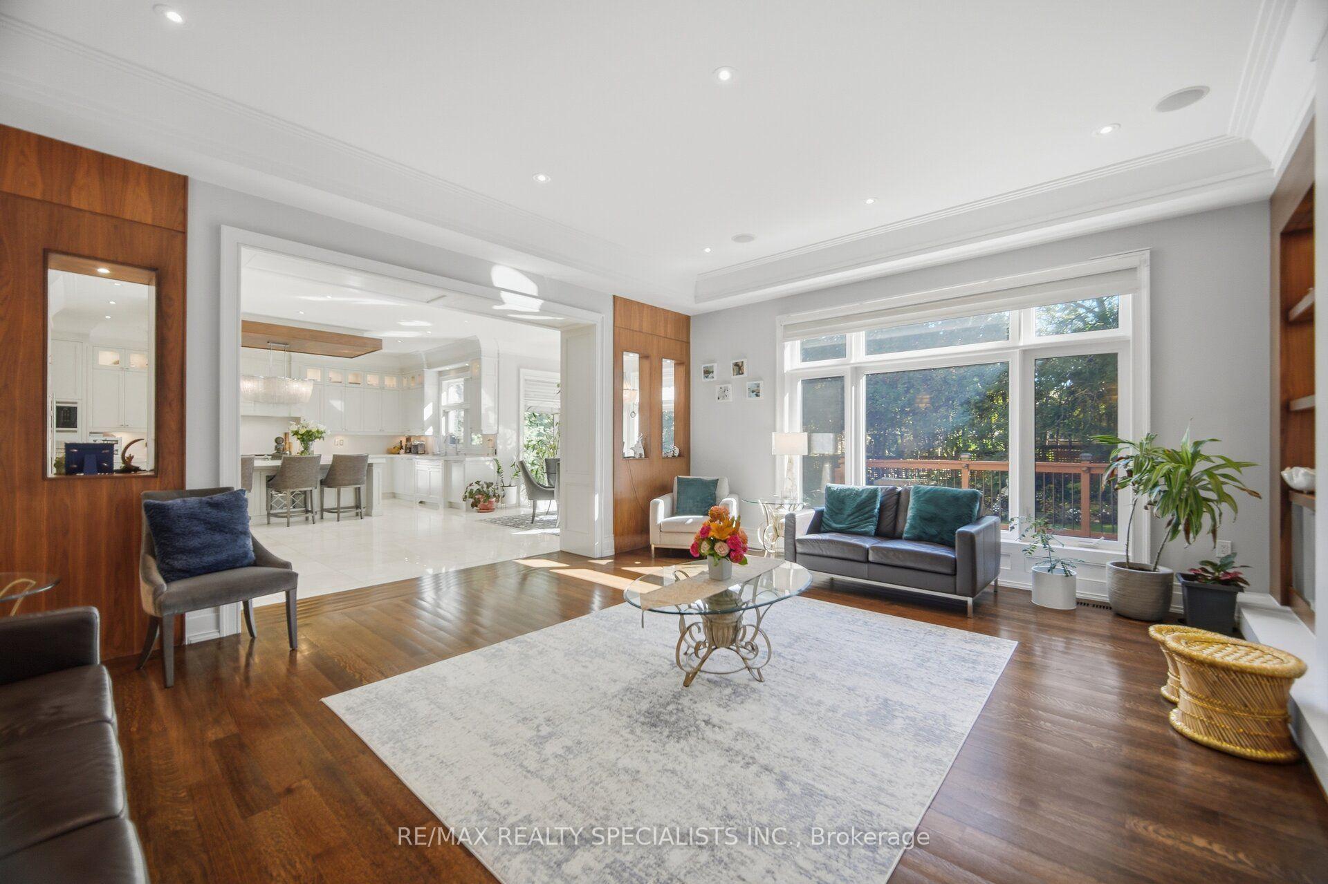 Photo 17 of 154 Burbank Drive, North York, Bayview Village — HOMEH