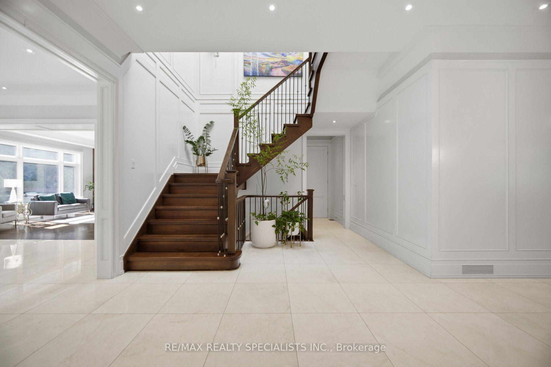 Photo 19 of 154 Burbank Drive, North York, Bayview Village — HOMEH