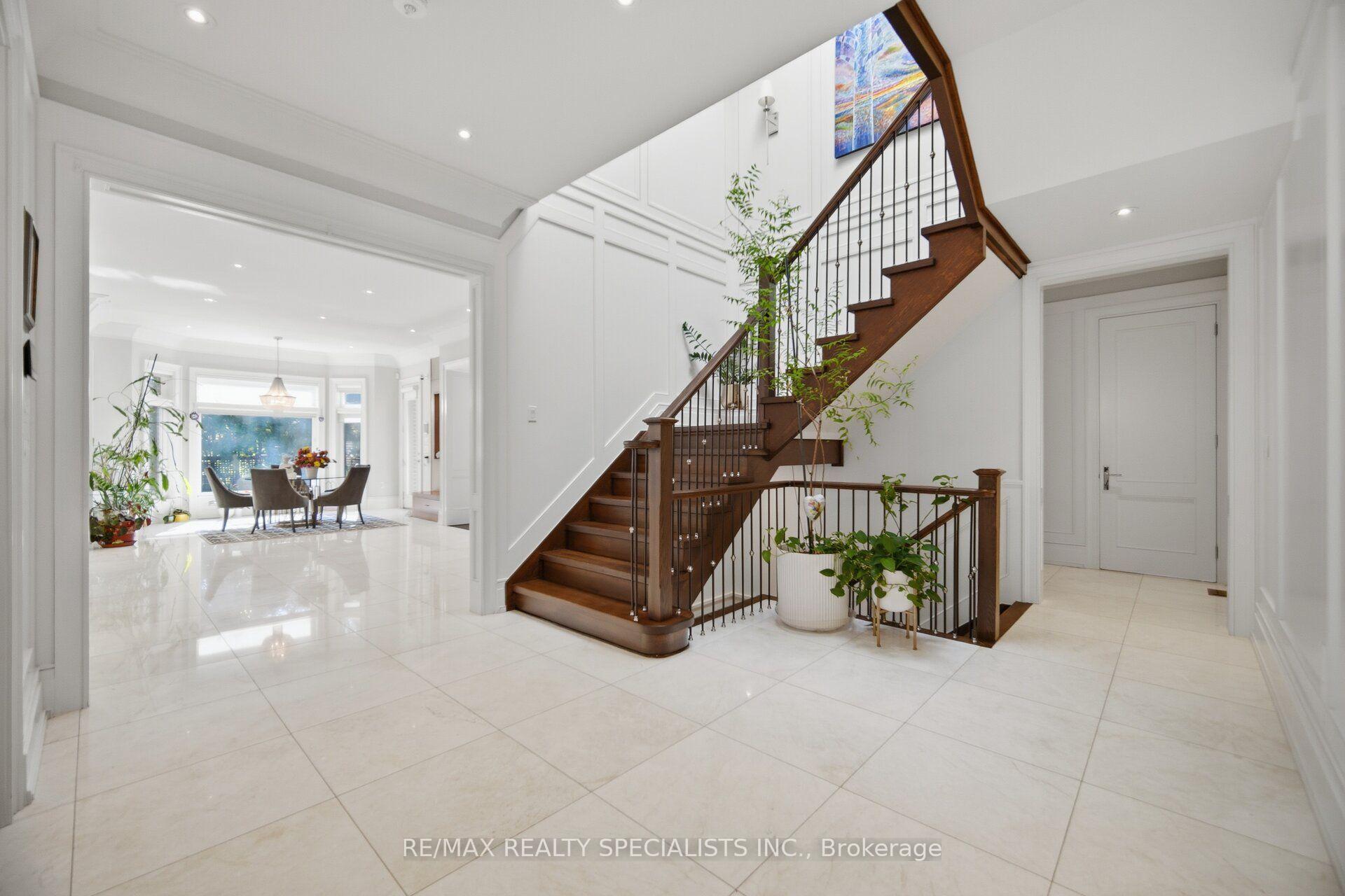 Photo 23 of 154 Burbank Drive, North York, Bayview Village — HOMEH