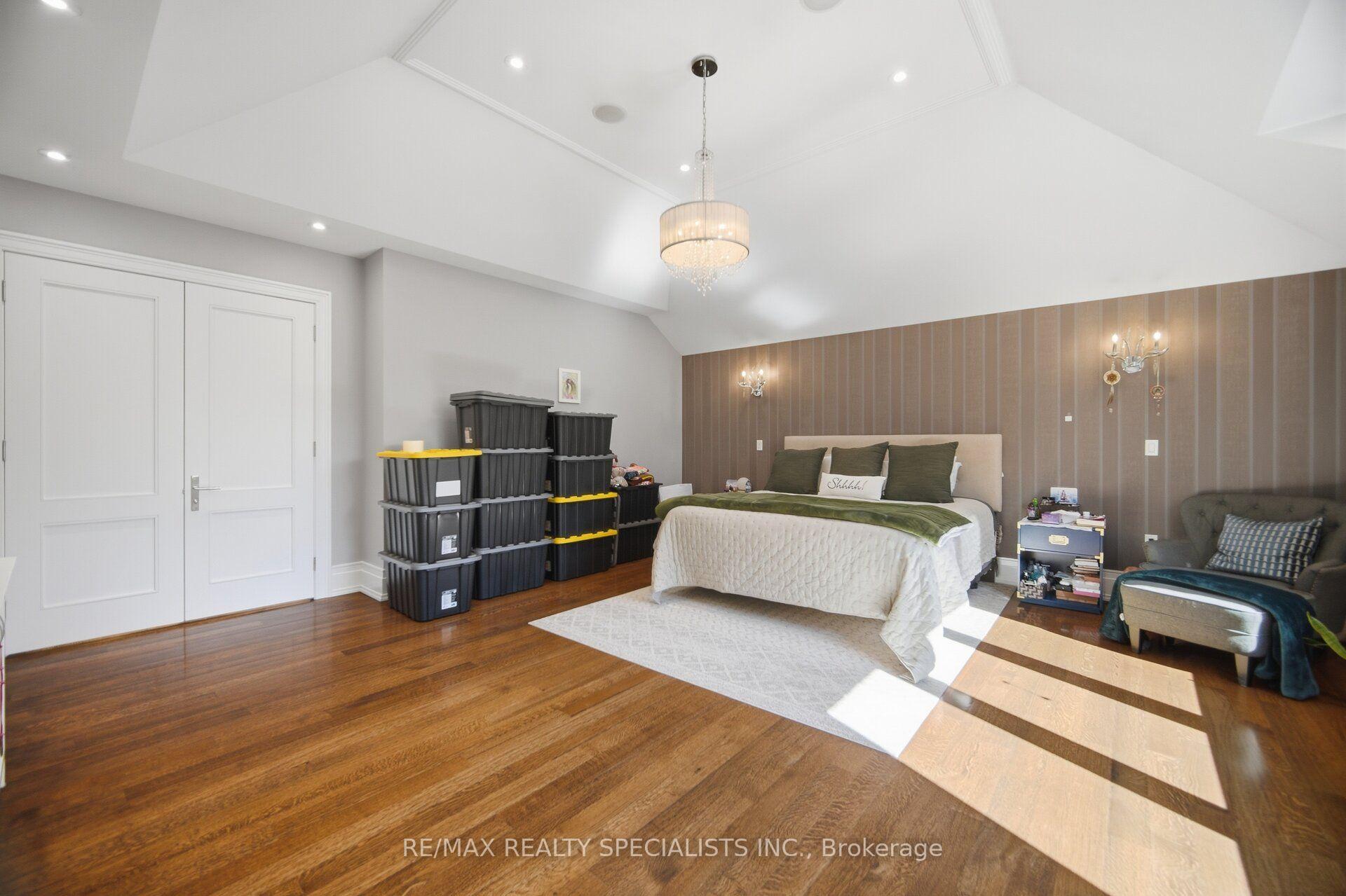 Photo 26 of 154 Burbank Drive, North York, Bayview Village — HOMEH