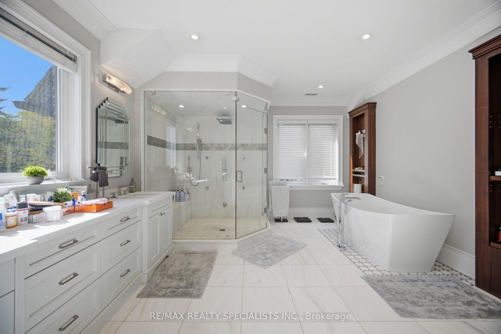 Photo 29 of 154 Burbank Drive, North York, Bayview Village — HOMEH