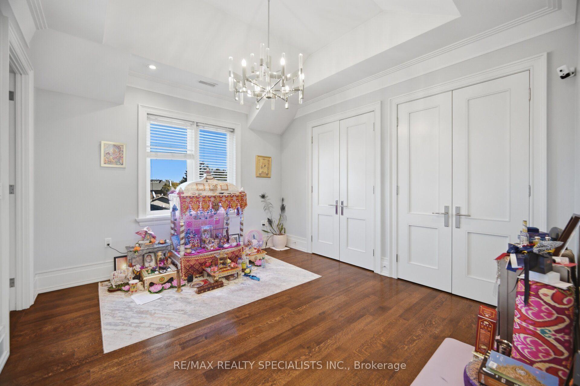 Photo 31 of 154 Burbank Drive, North York, Bayview Village — HOMEH