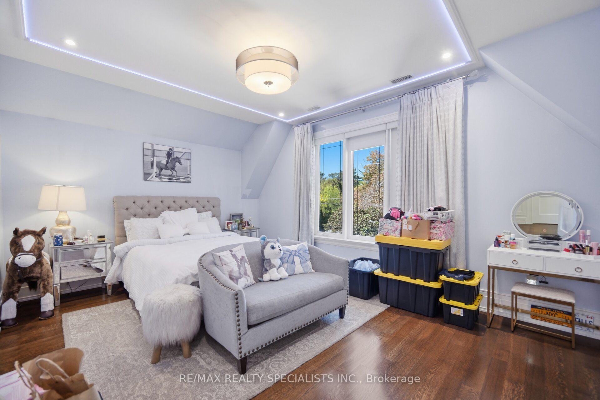 Photo 35 of 154 Burbank Drive, North York, Bayview Village — HOMEH