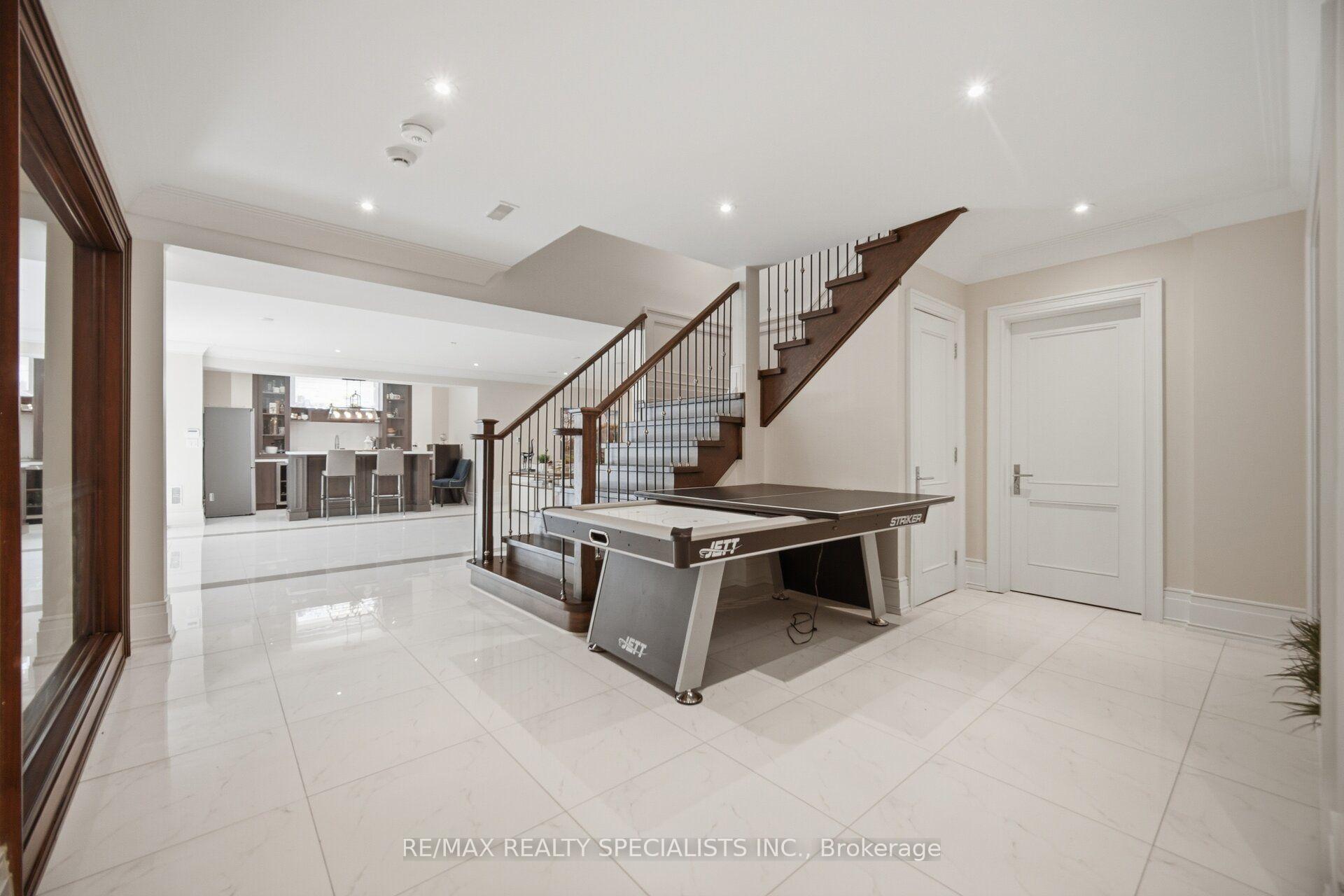 Photo 37 of 154 Burbank Drive, North York, Bayview Village — HOMEH